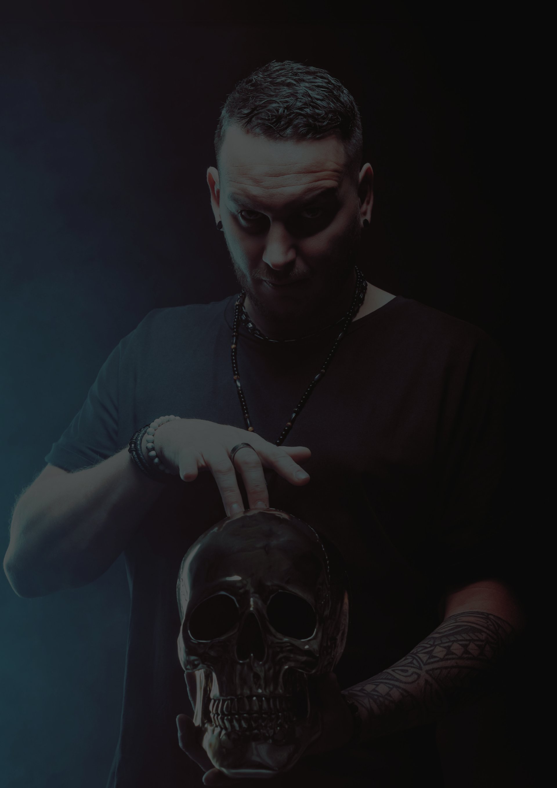 black and white bed linen