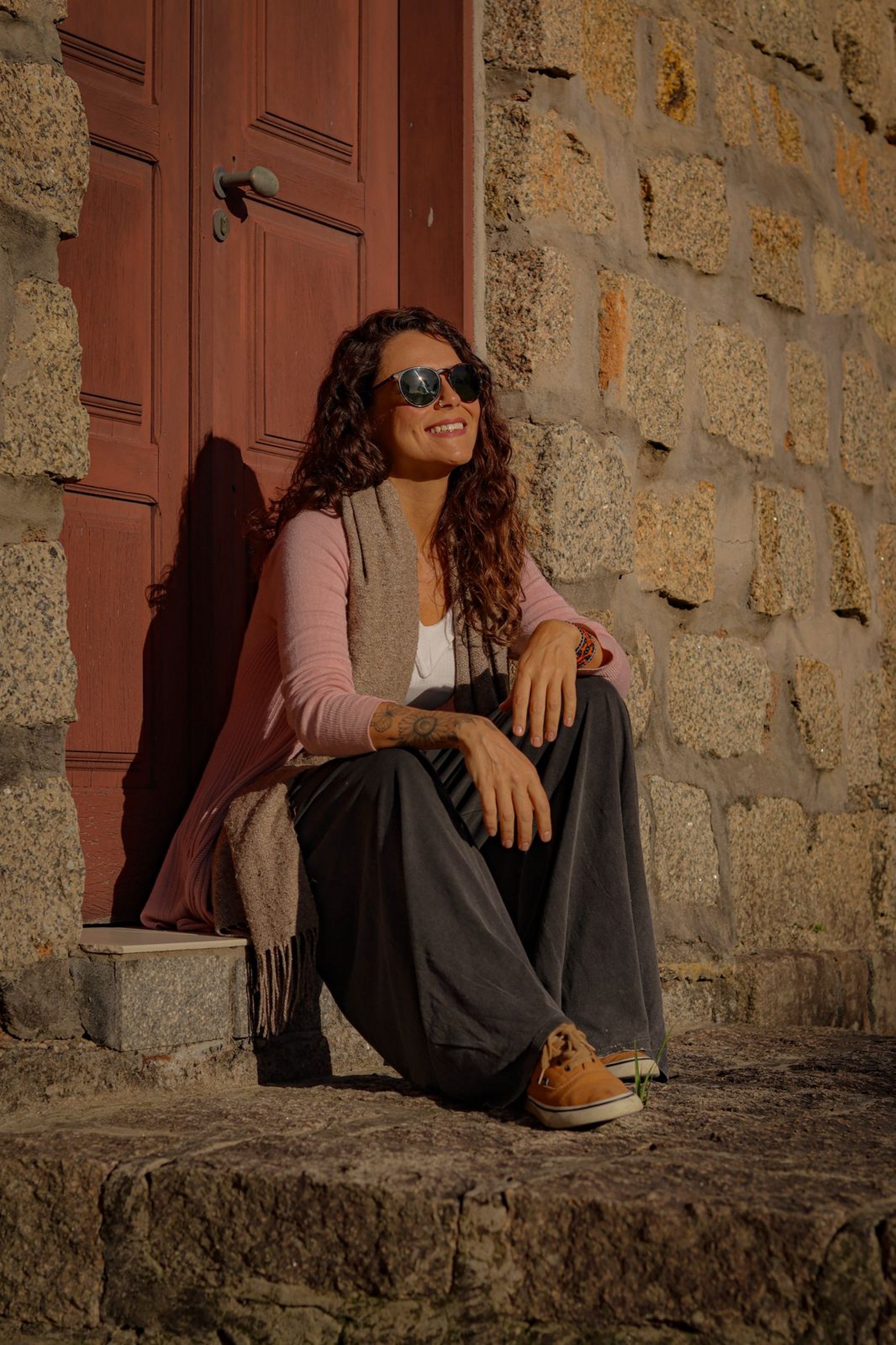 gray computer monitor