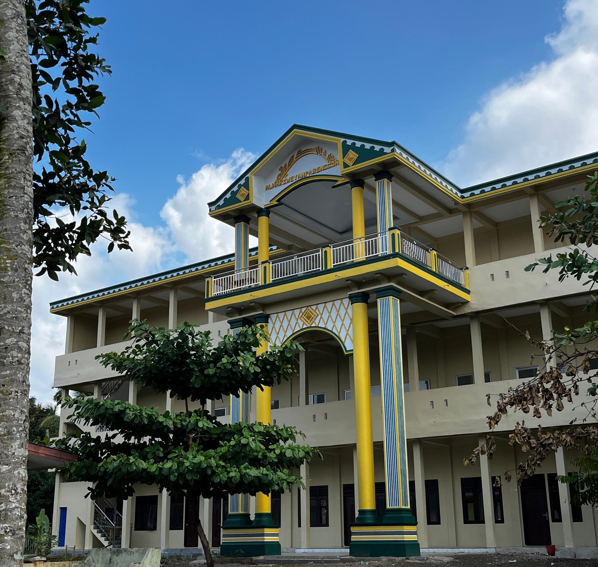 black and white bed linen