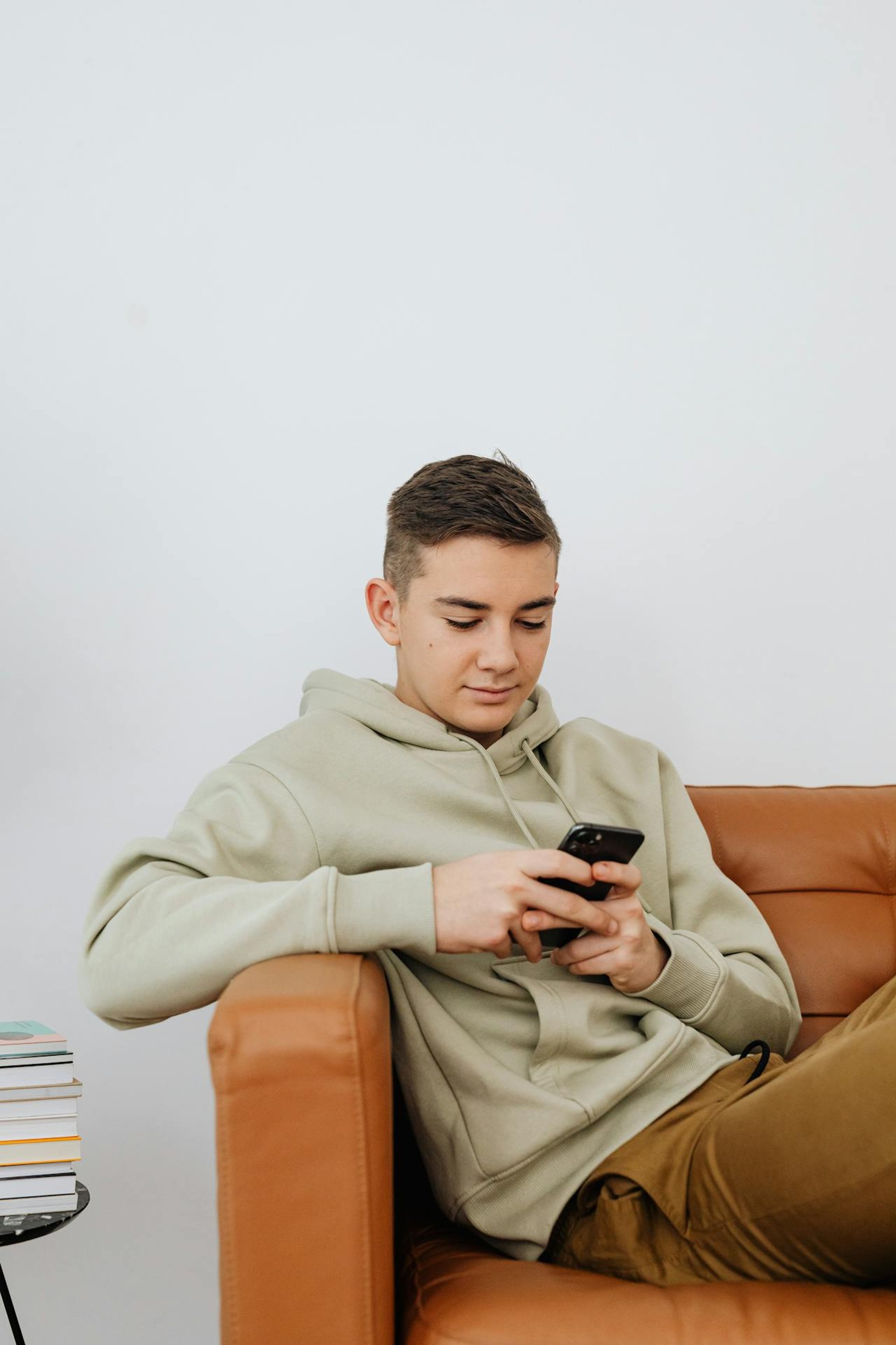 Teen-phone-ChildParent.care