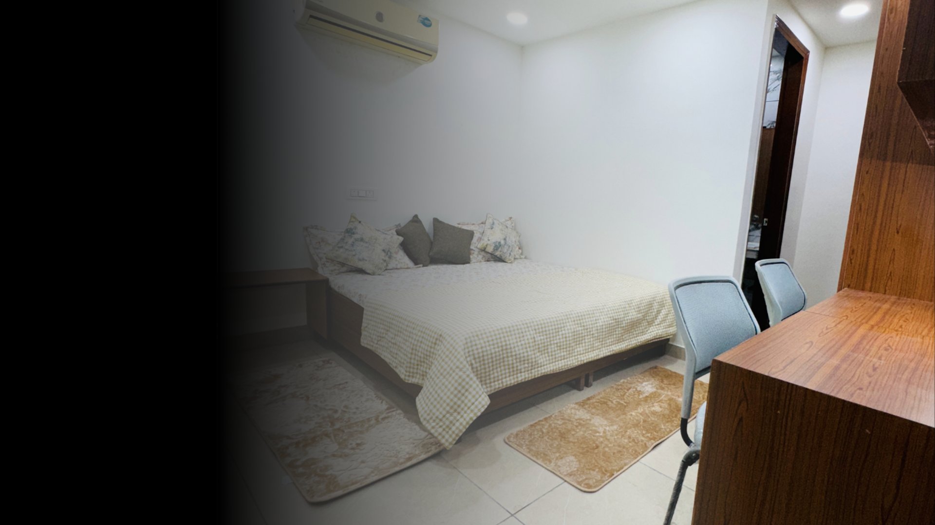 black and white bed linen