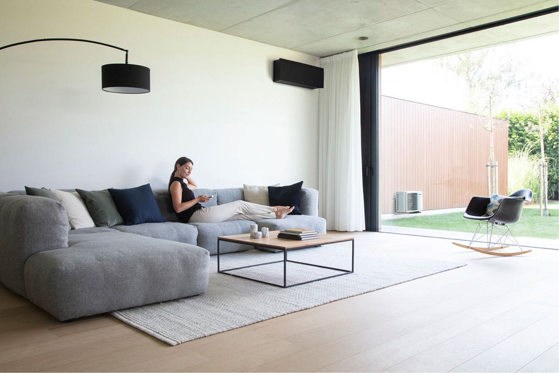 black and white bed linen