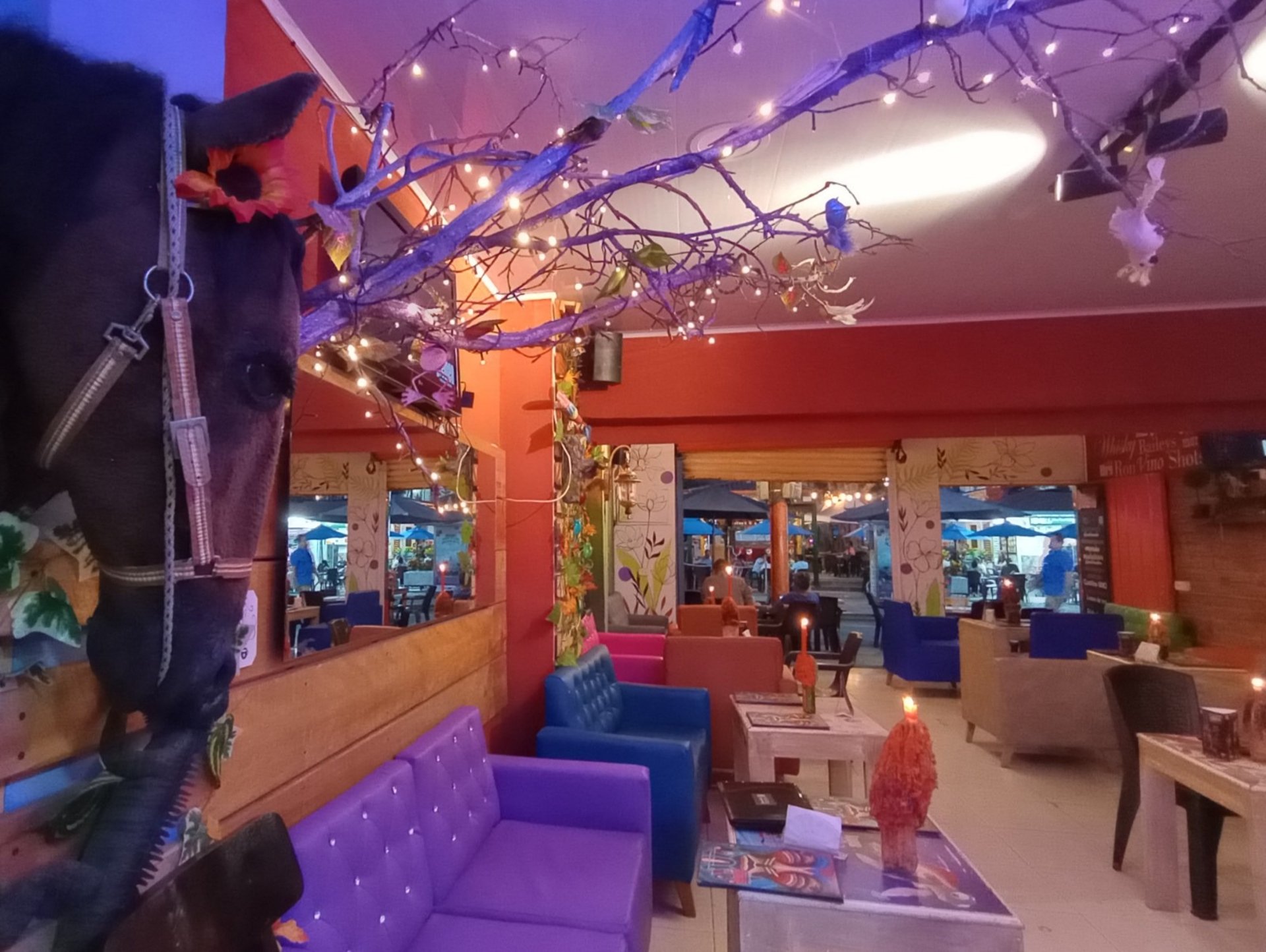 black and white bed linen