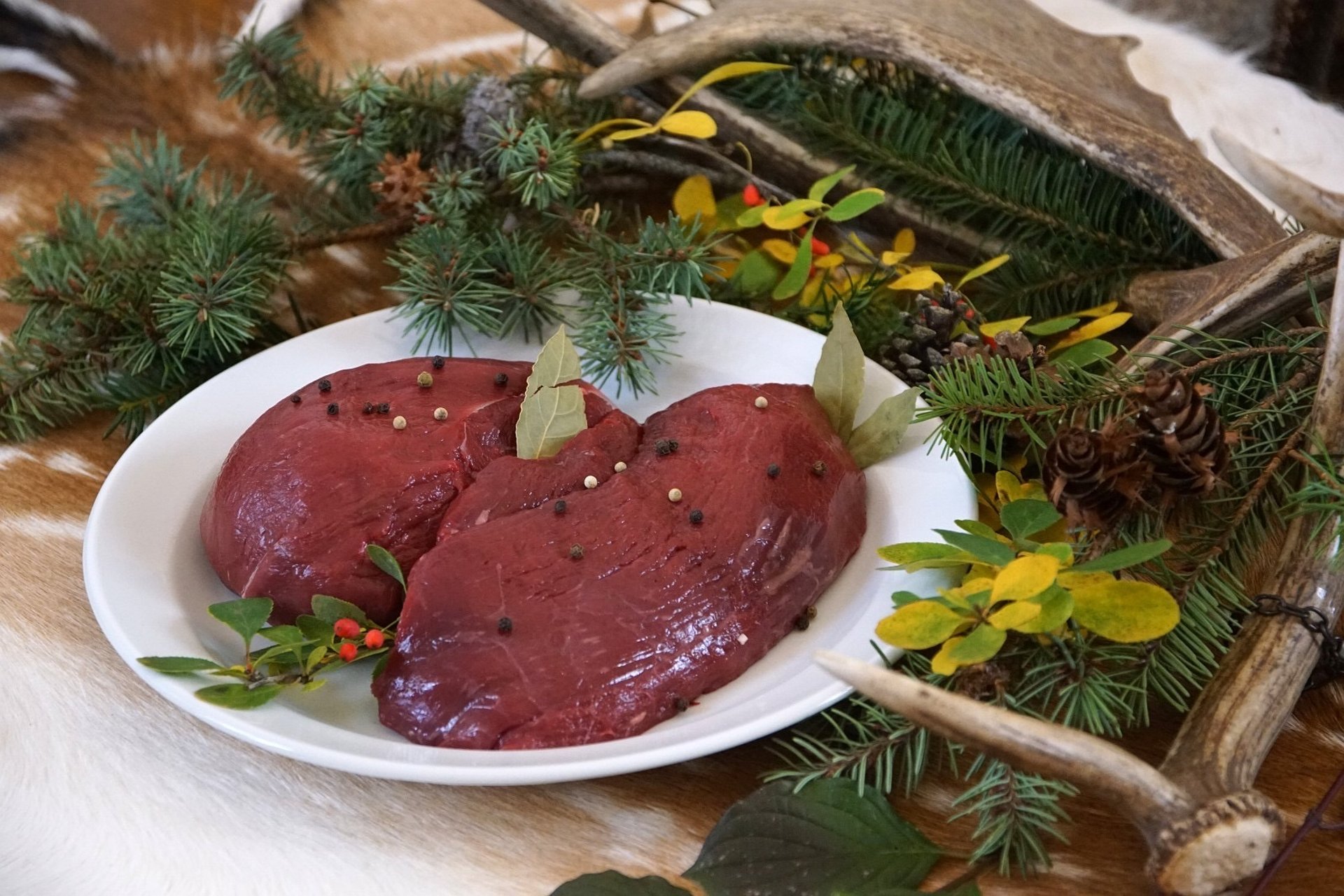 black and white bed linen