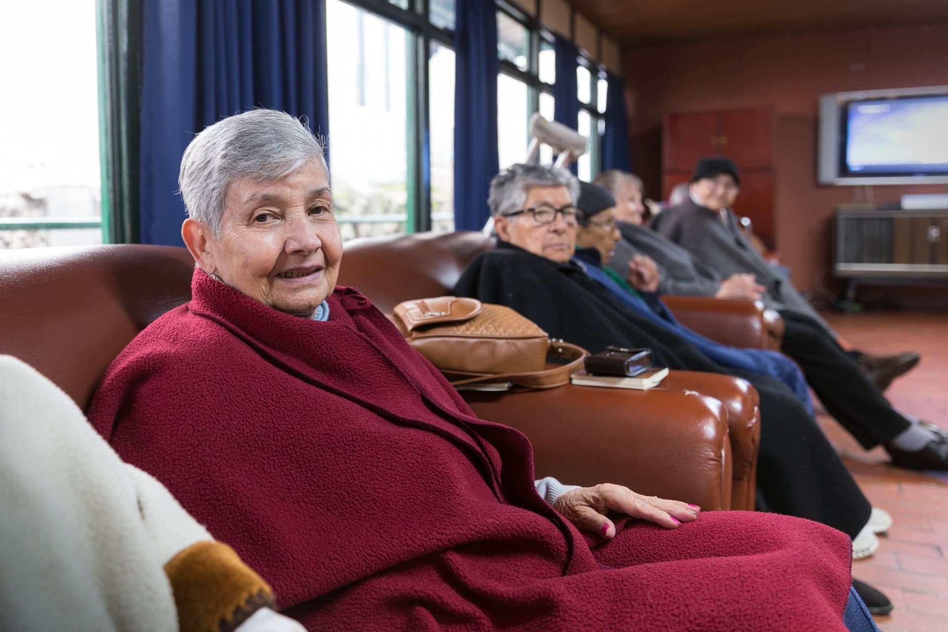 black and white bed linen