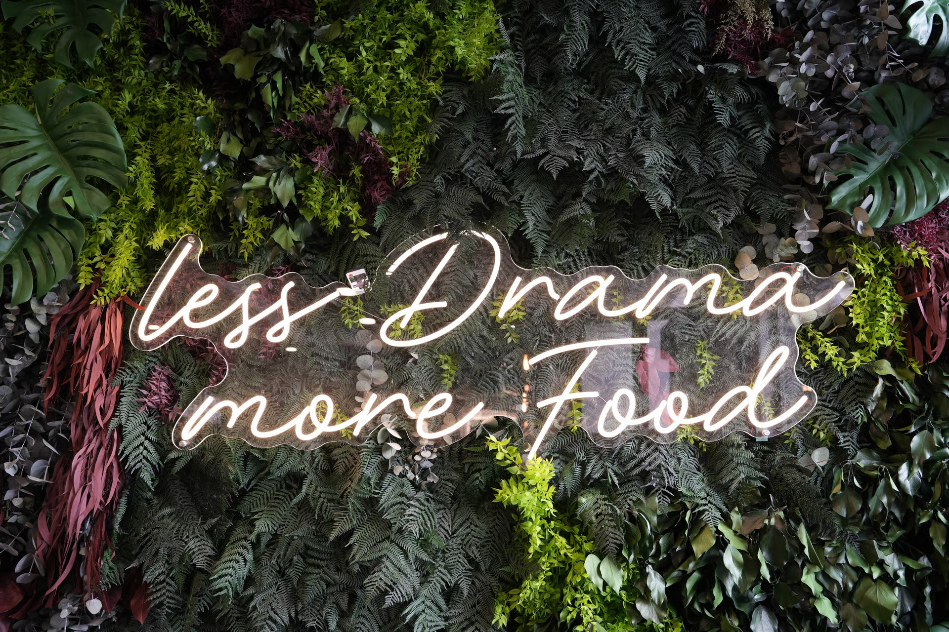 gray computer monitor