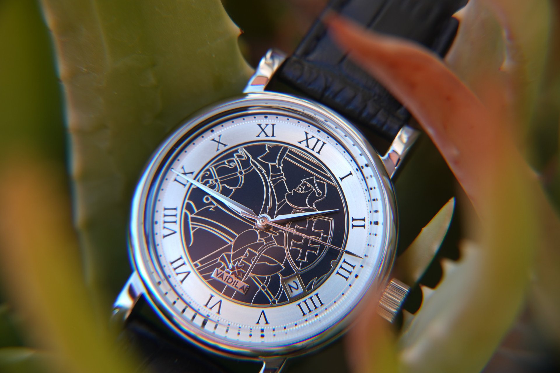 black and white bed linen