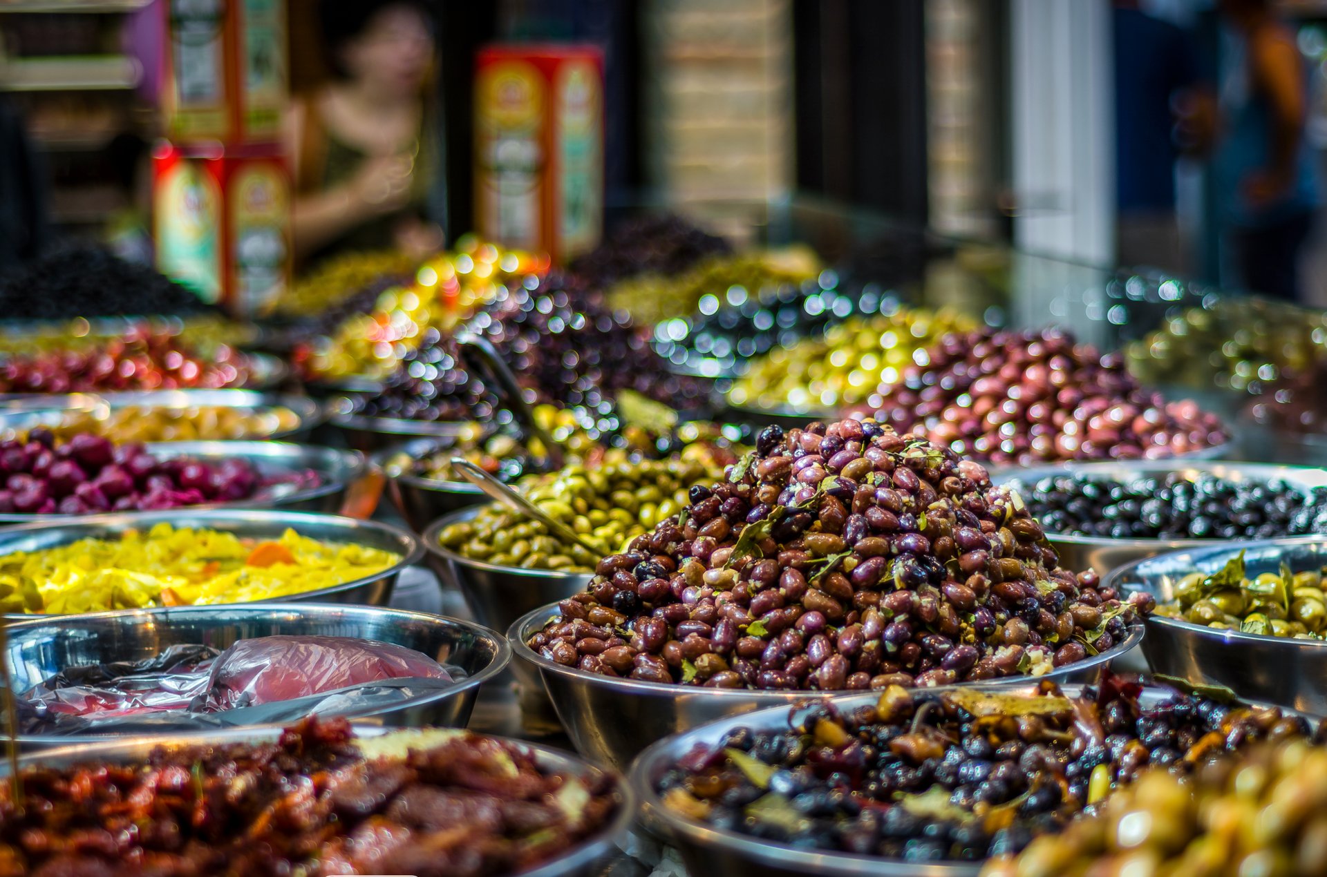 gray computer monitor