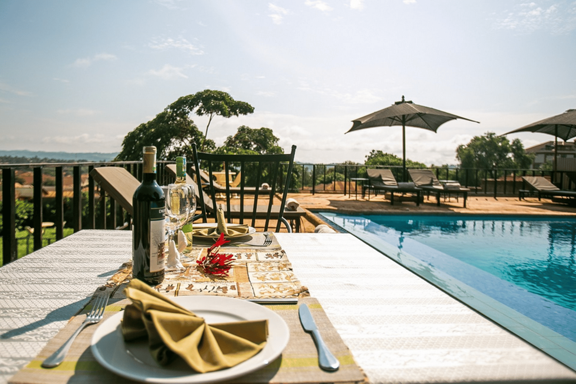 black and white bed linen