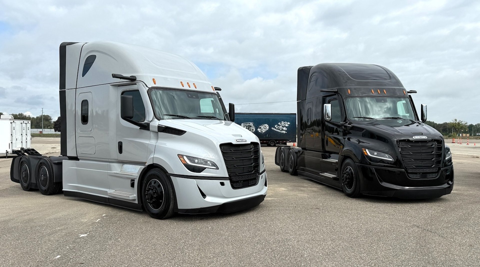 gray computer monitor