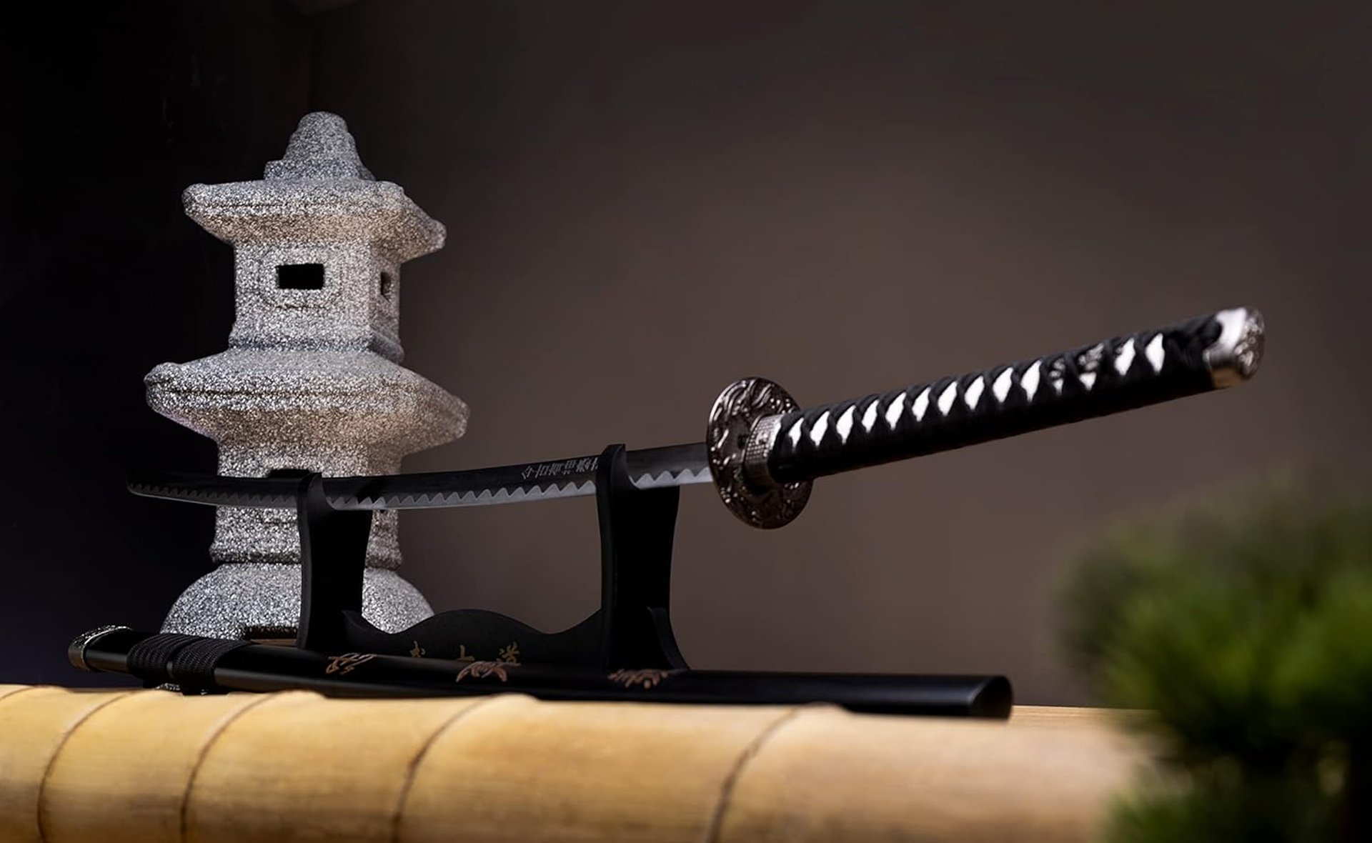 black and white bed linen