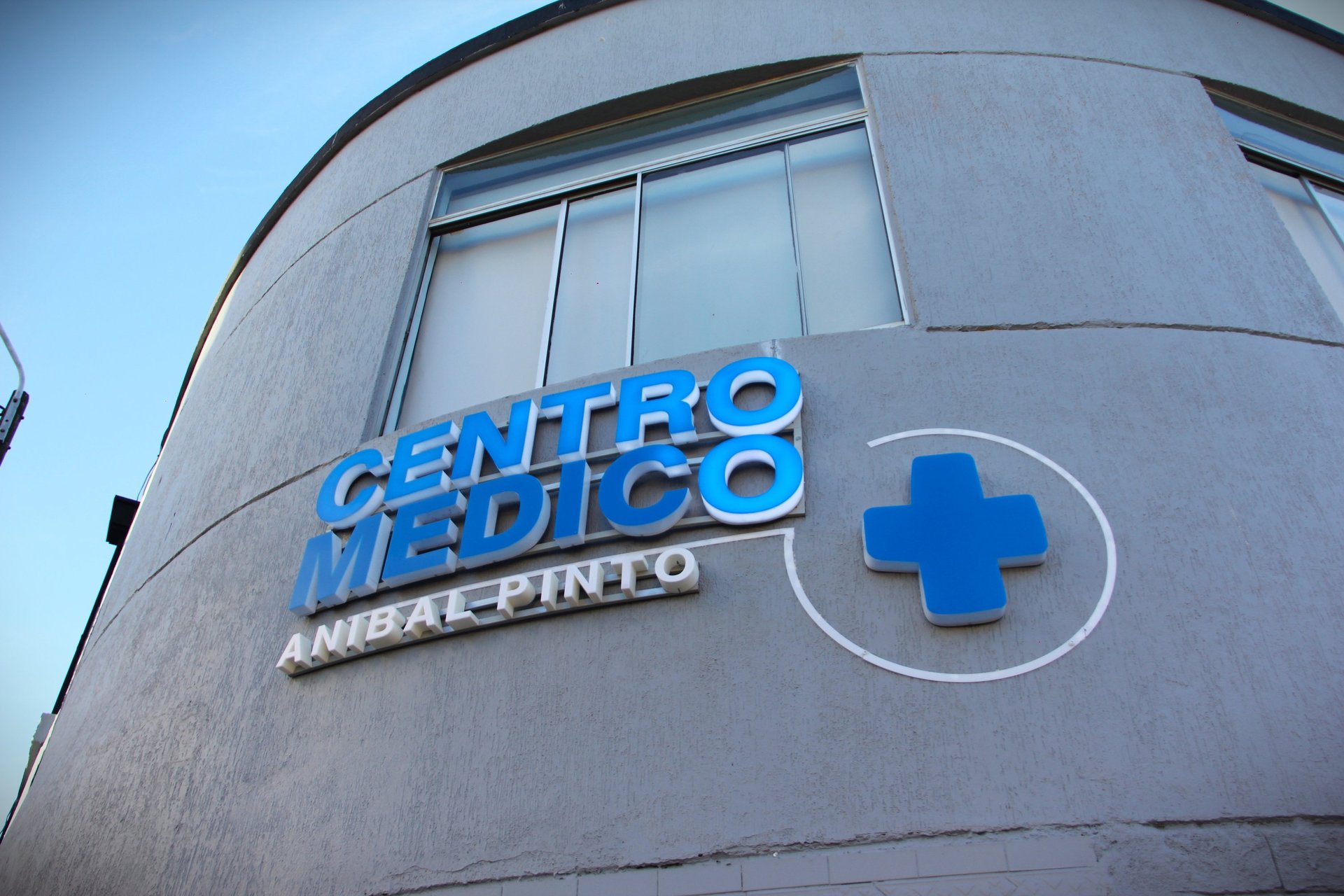 black and brown leather padded tub sofa