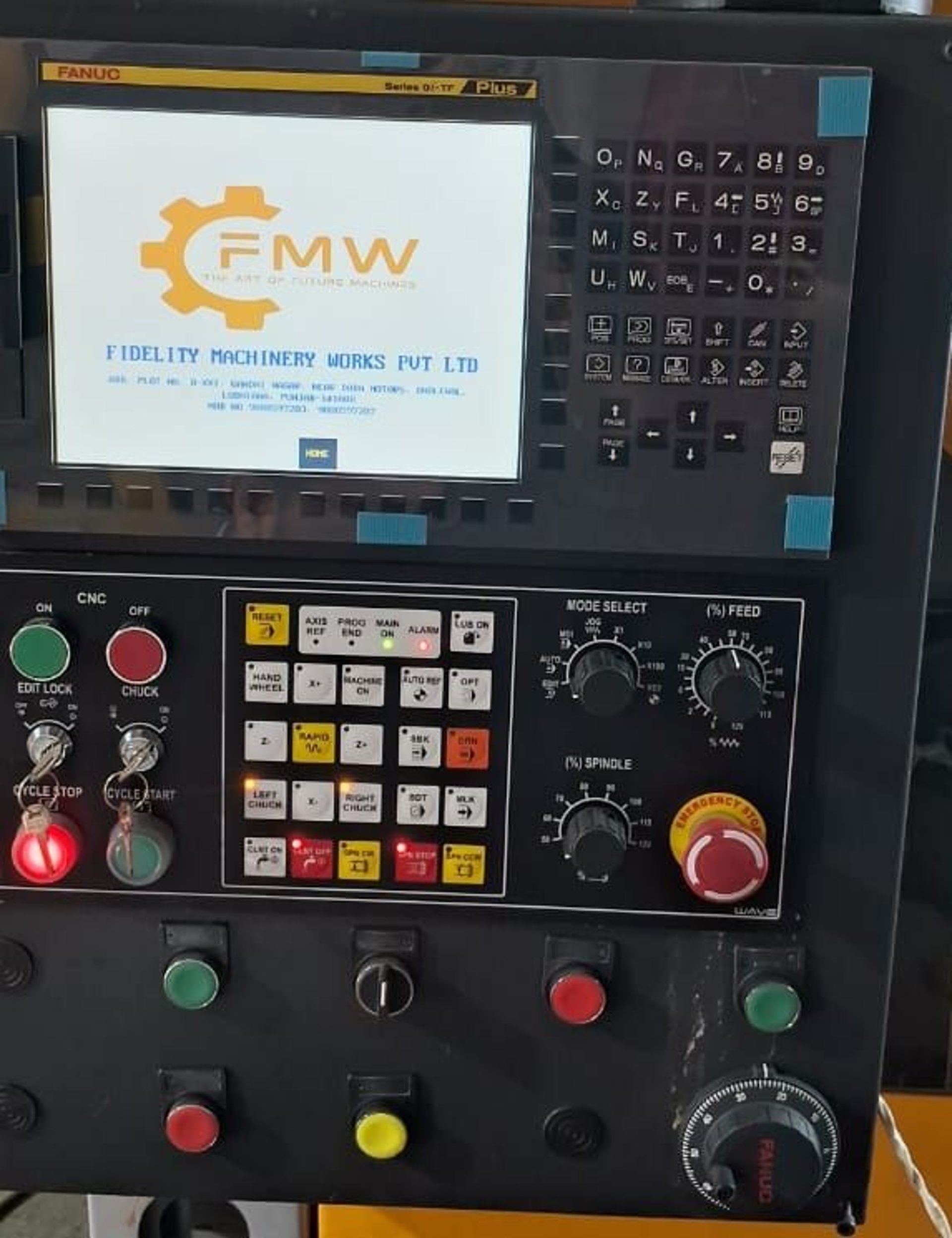 gray computer monitor