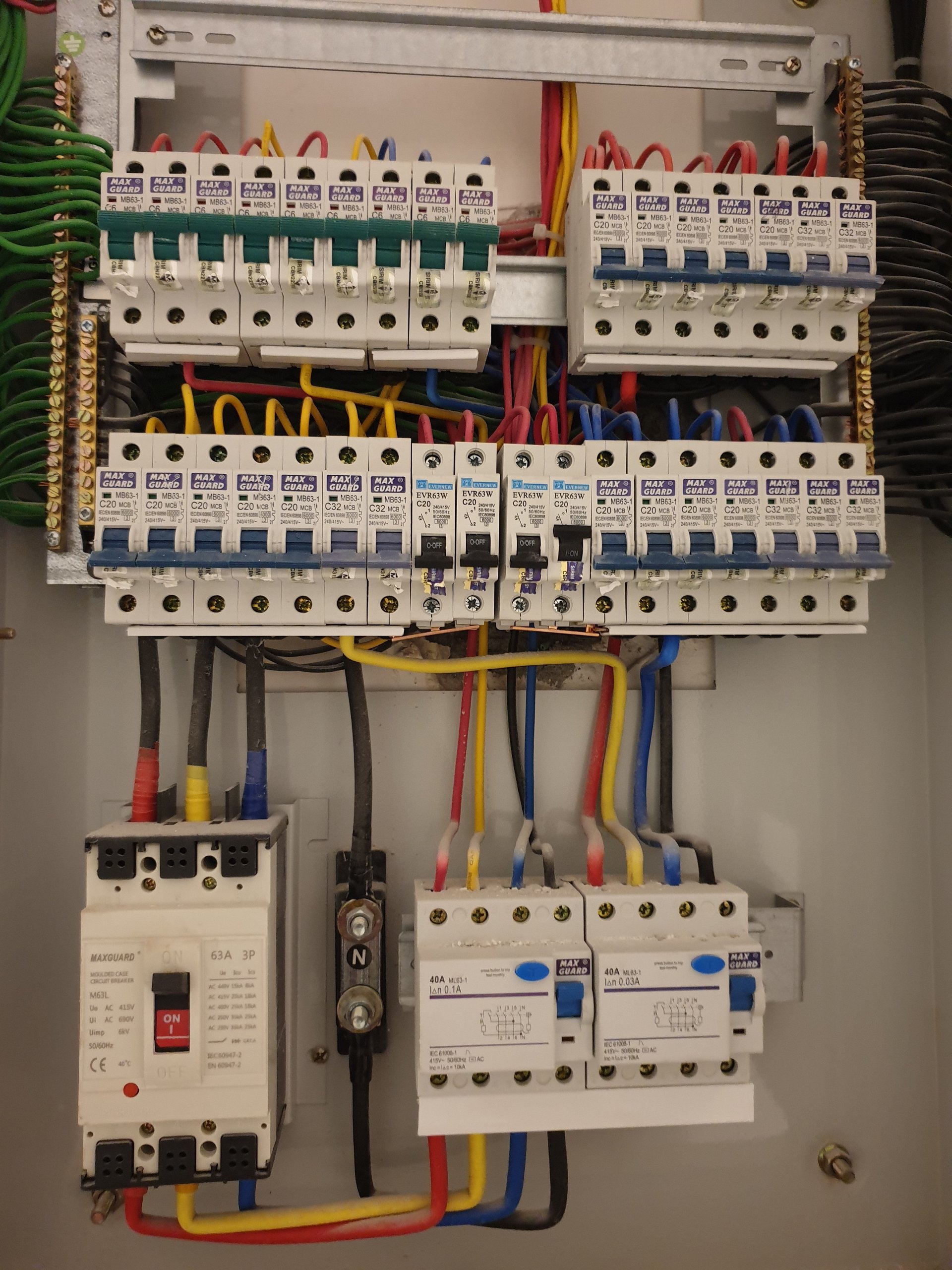 black and white bed linen