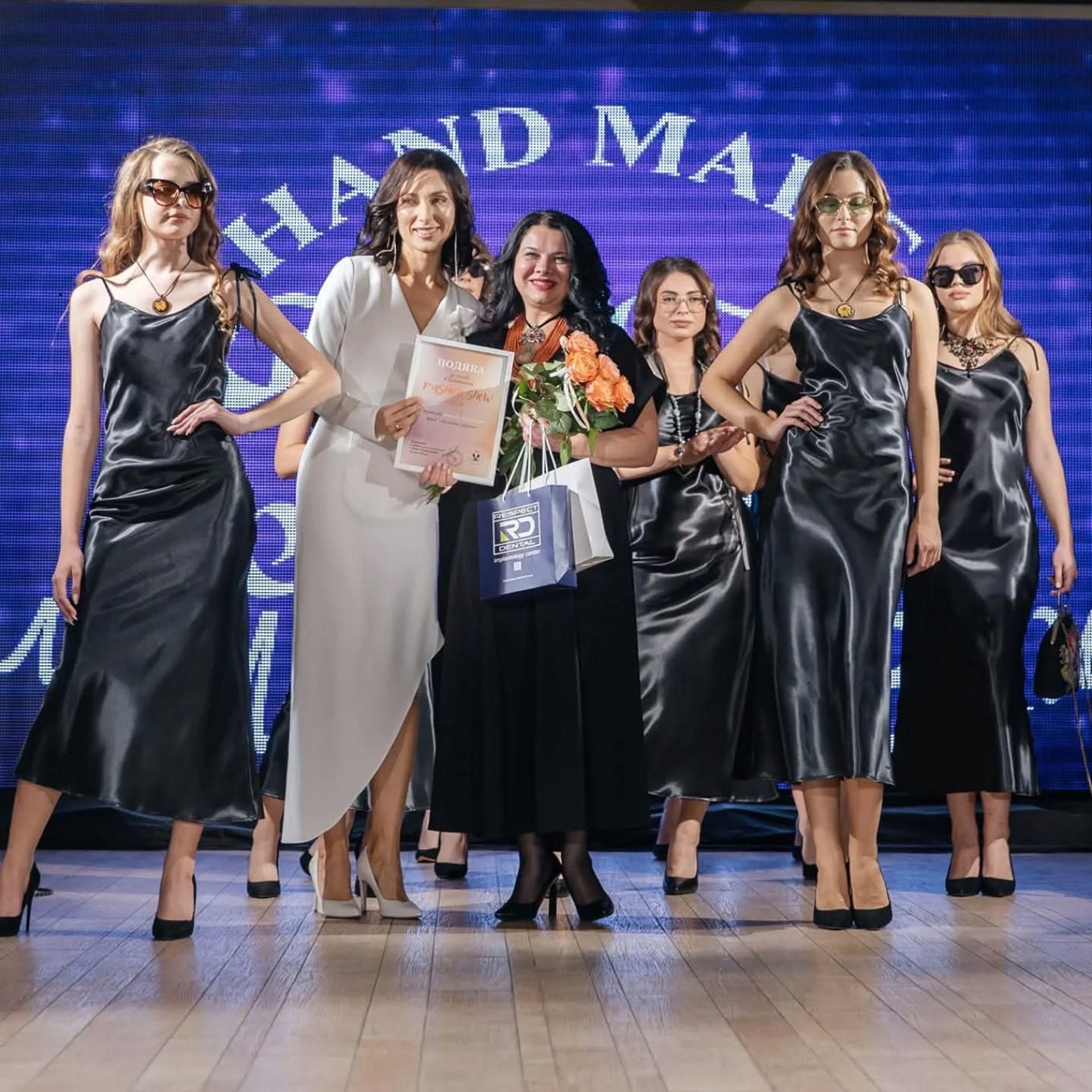 black and white bed linen