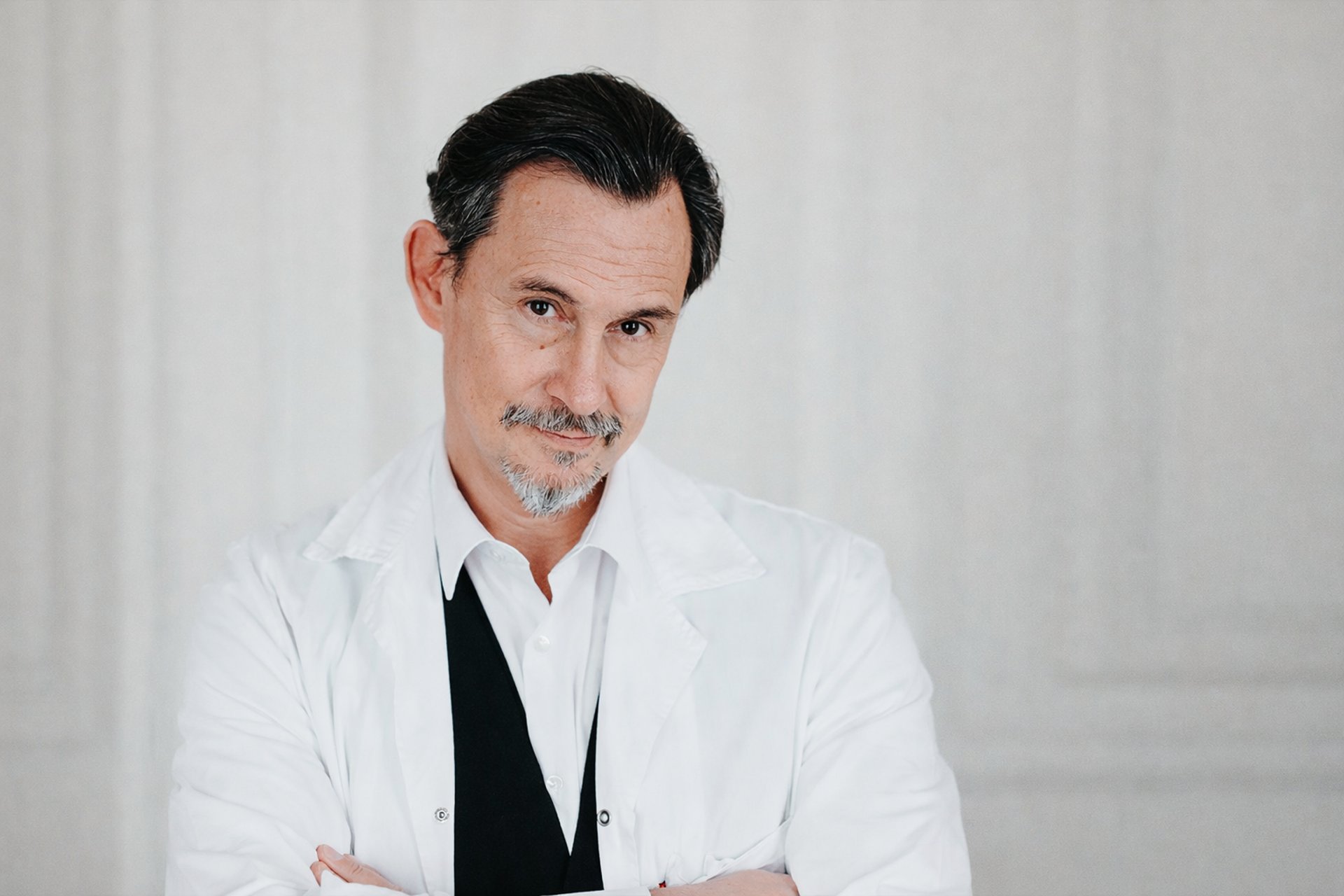 black and white bed linen