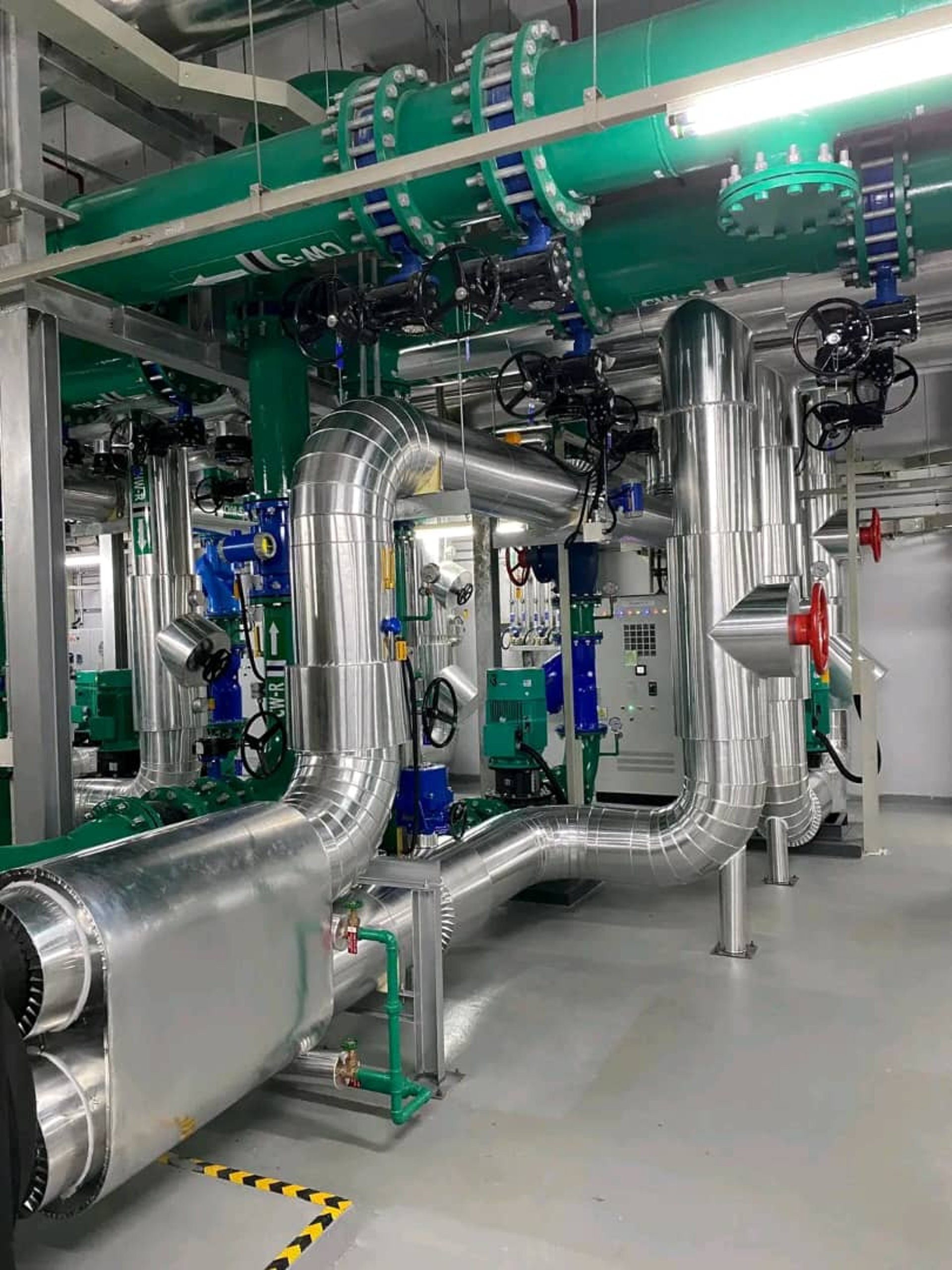 black and brown leather padded tub sofa