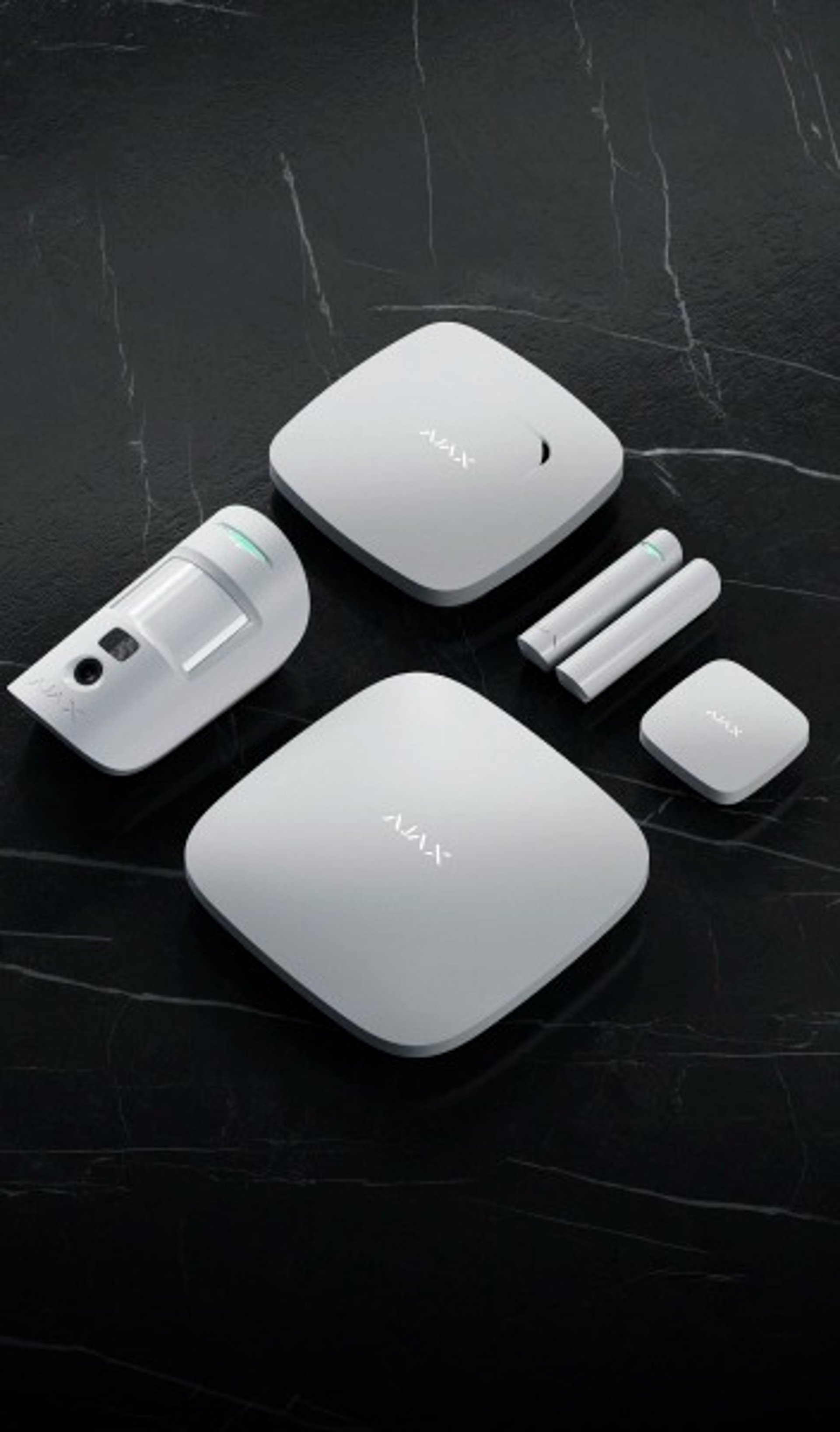 black and white bed linen