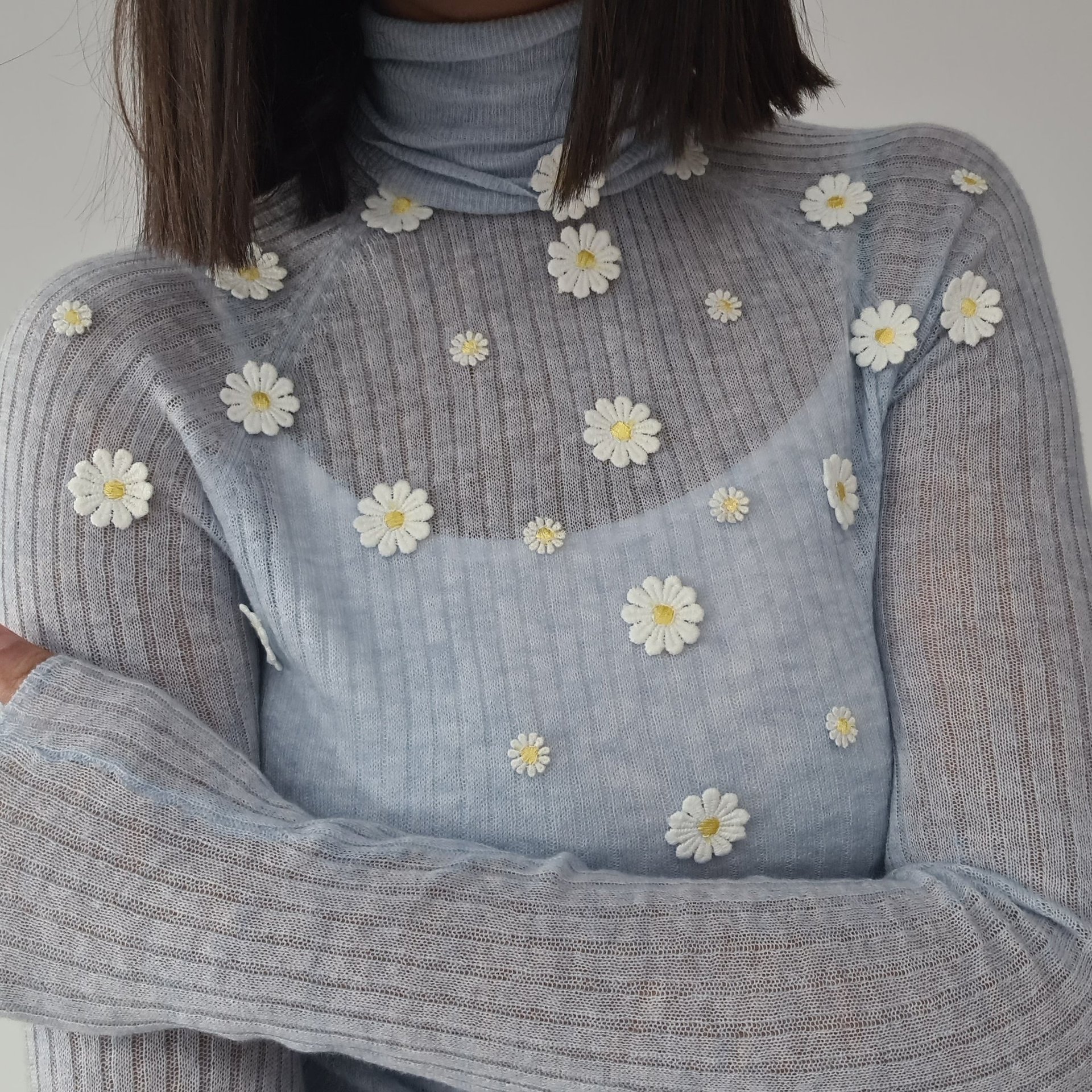 black and white bed linen