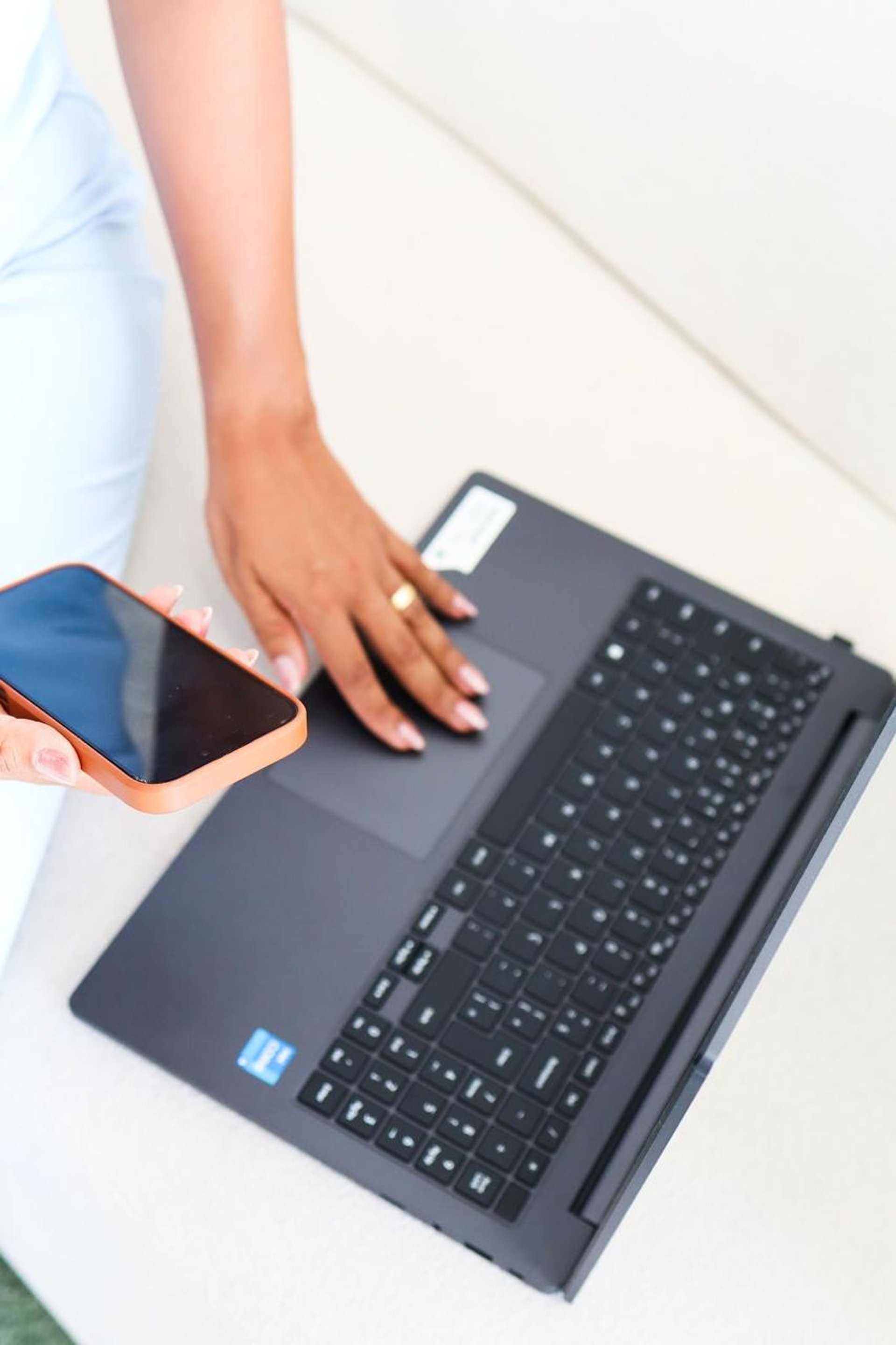 gray computer monitor