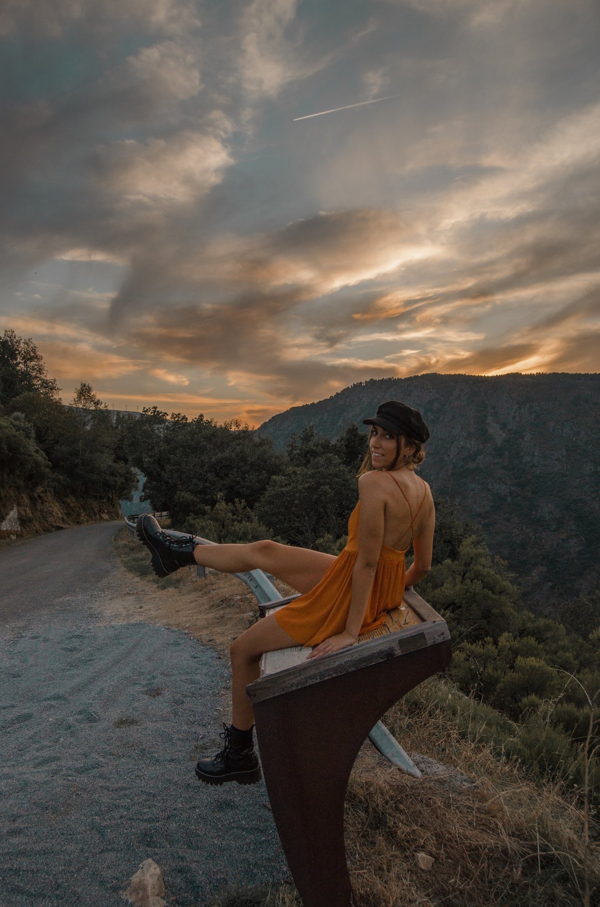 black and white bed linen