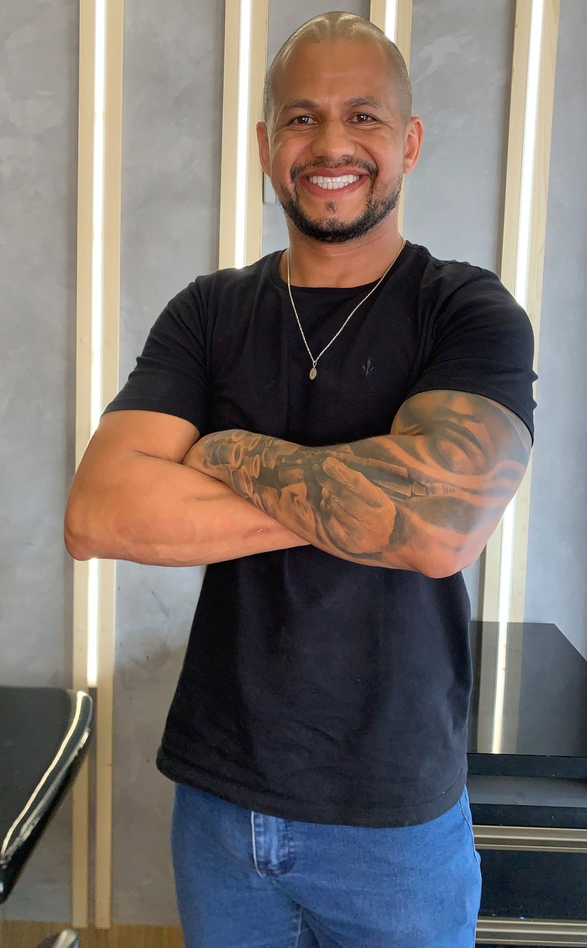 black and white bed linen