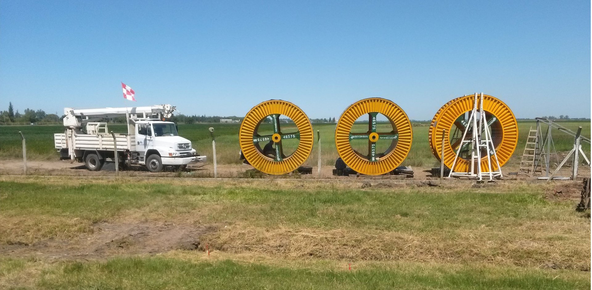 black and brown leather padded tub sofa