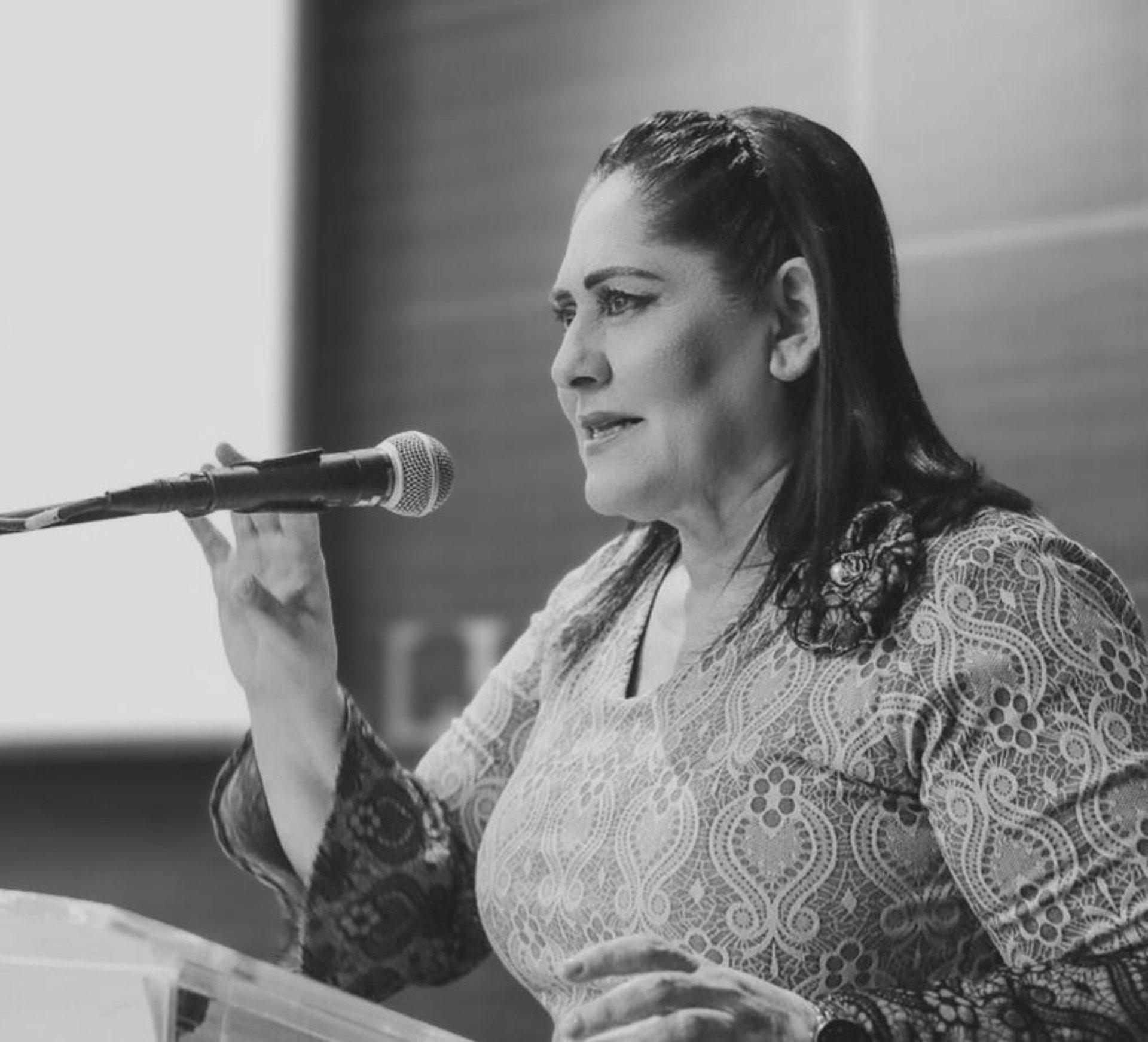 black and white bed linen