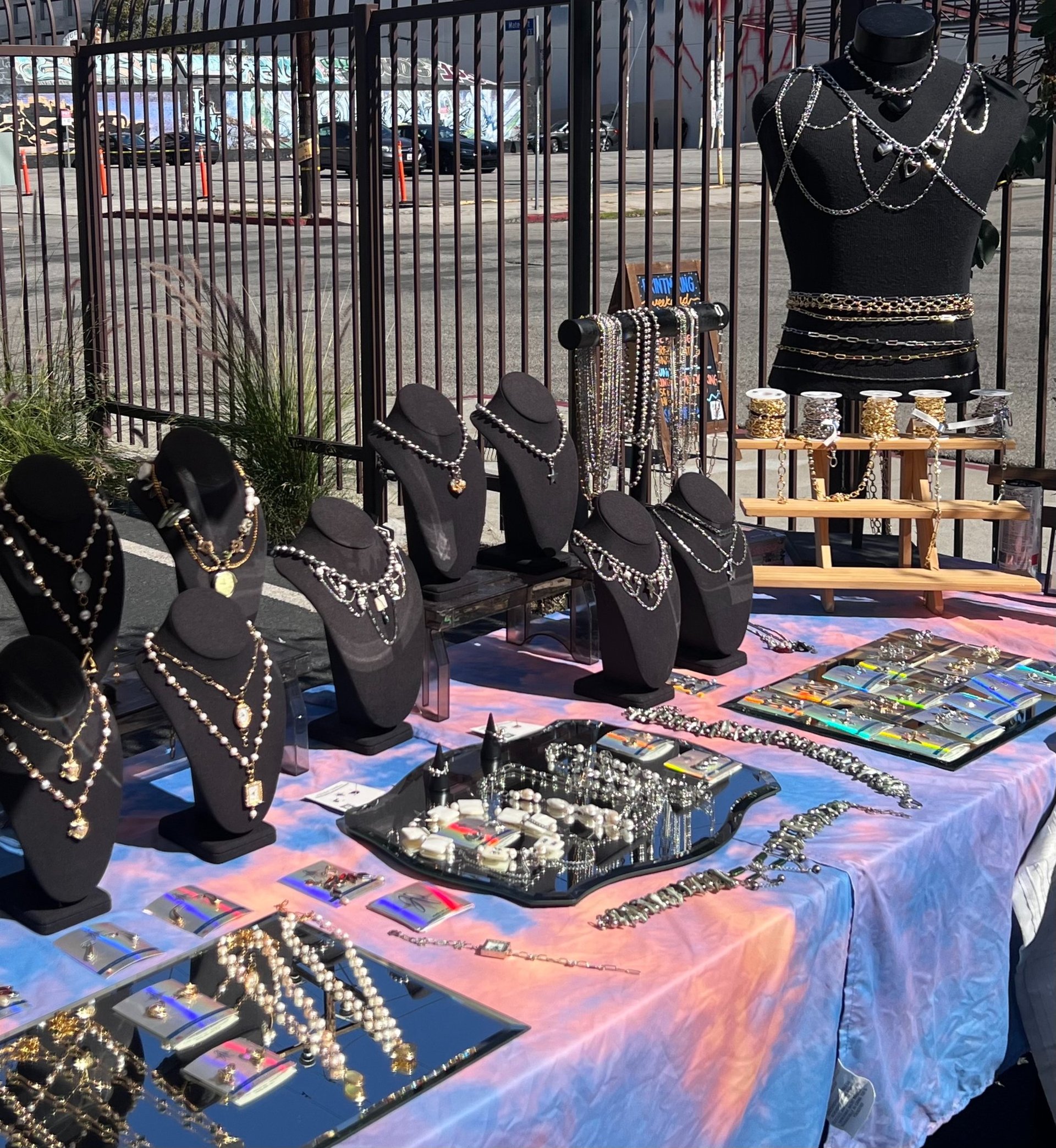 black and white bed linen