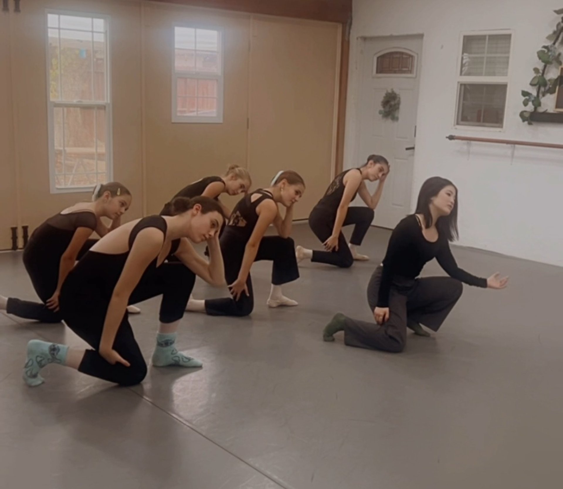 black and white bed linen