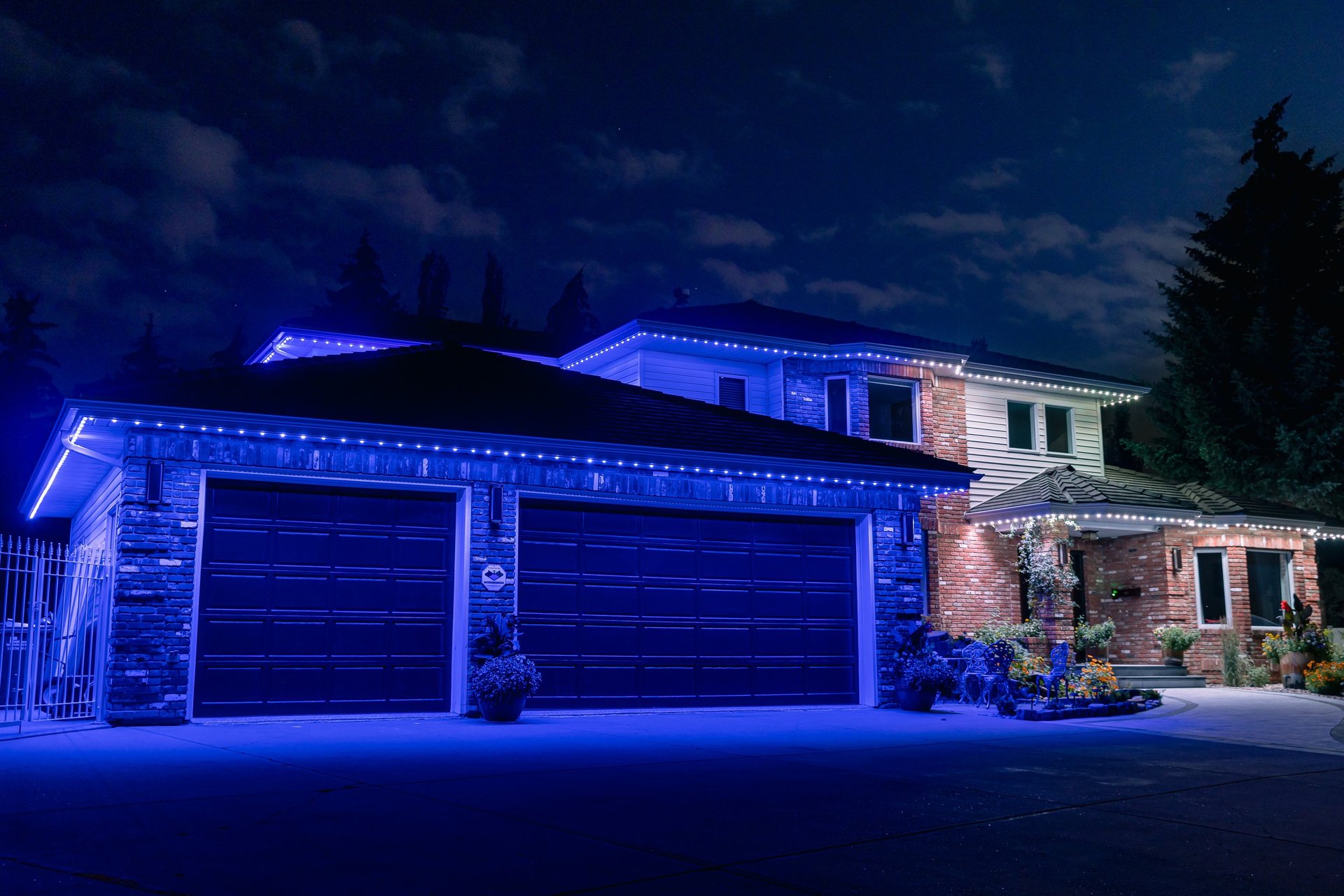 an abstract photo of a curved building with a blue sky in the background