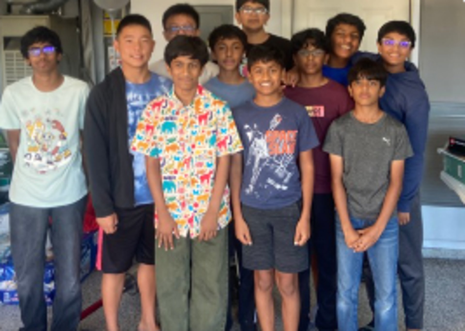 gray computer monitor