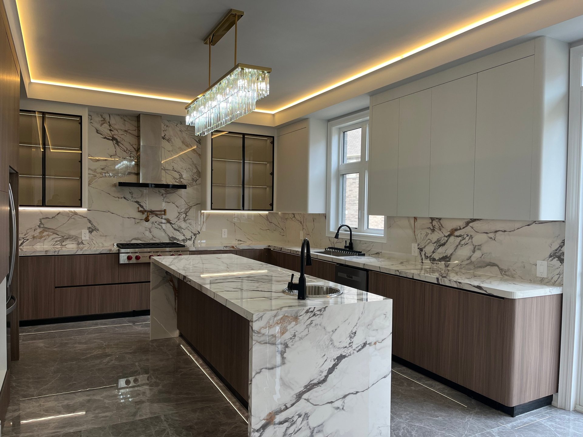 black and white bed linen