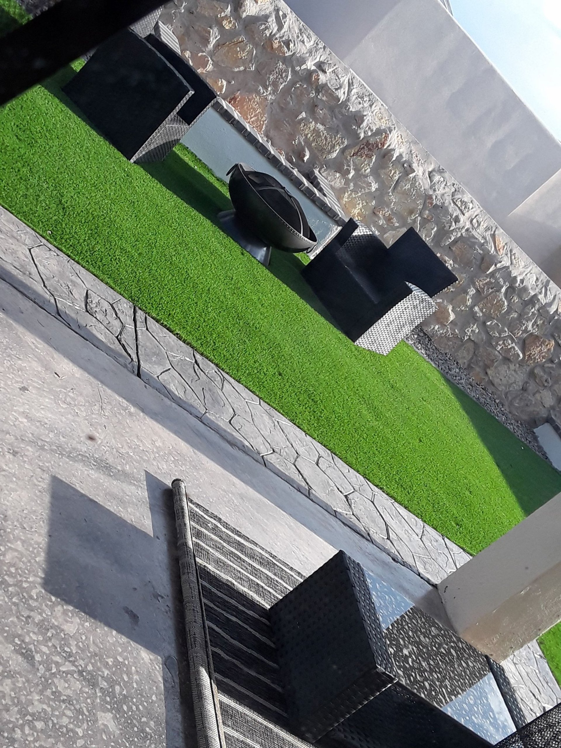 black and white bed linen