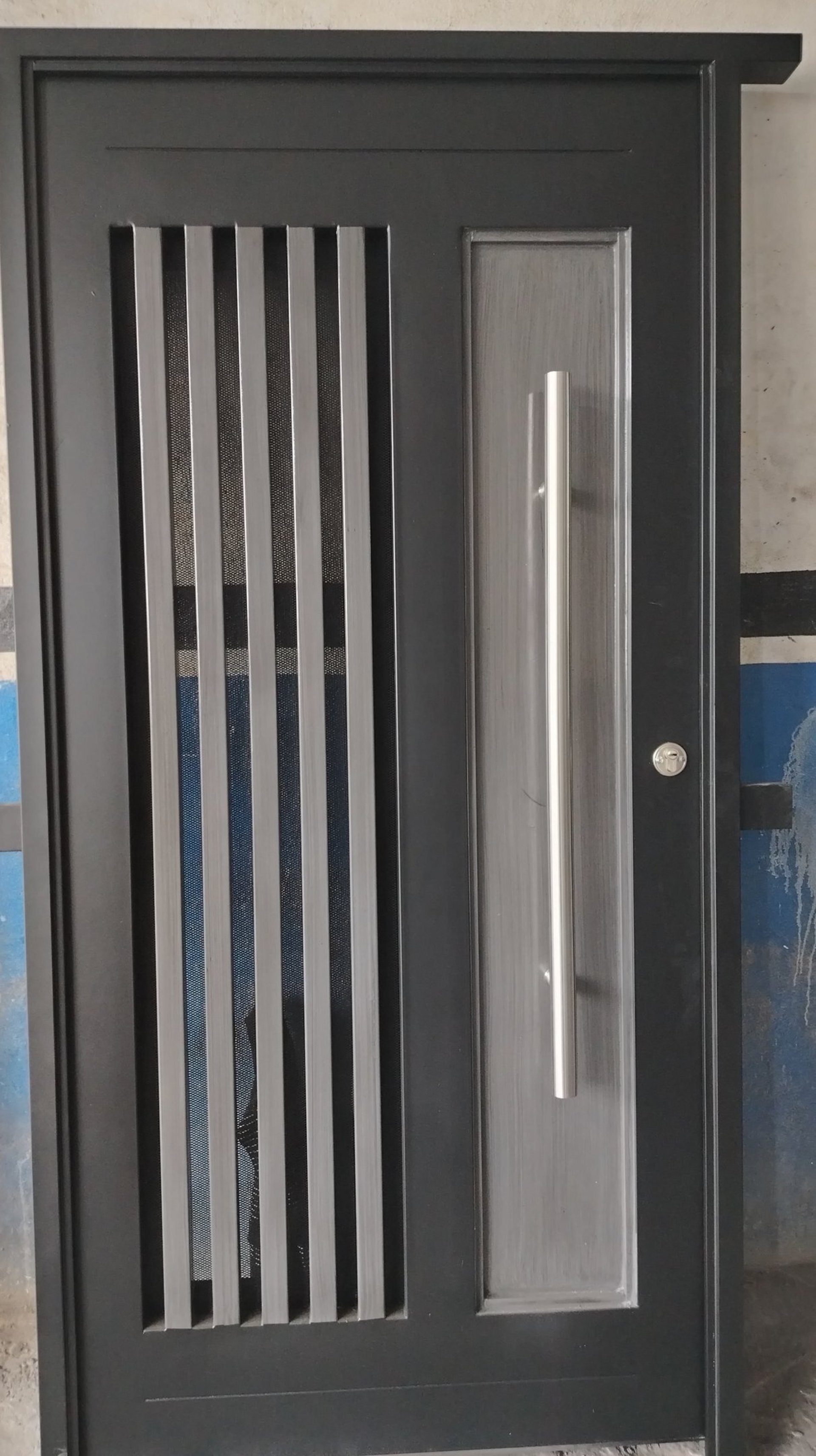 black and white bed linen