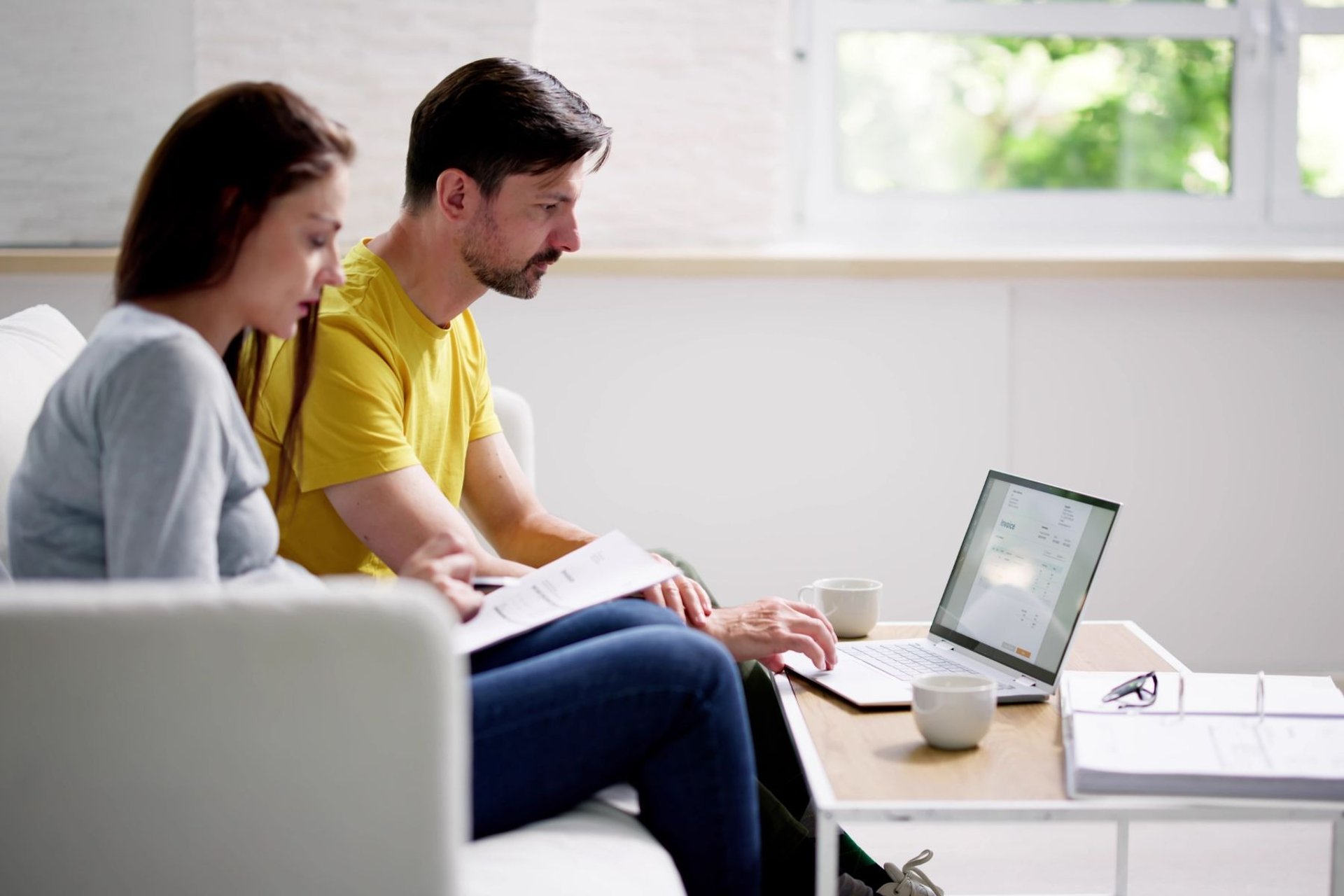 gray computer monitor