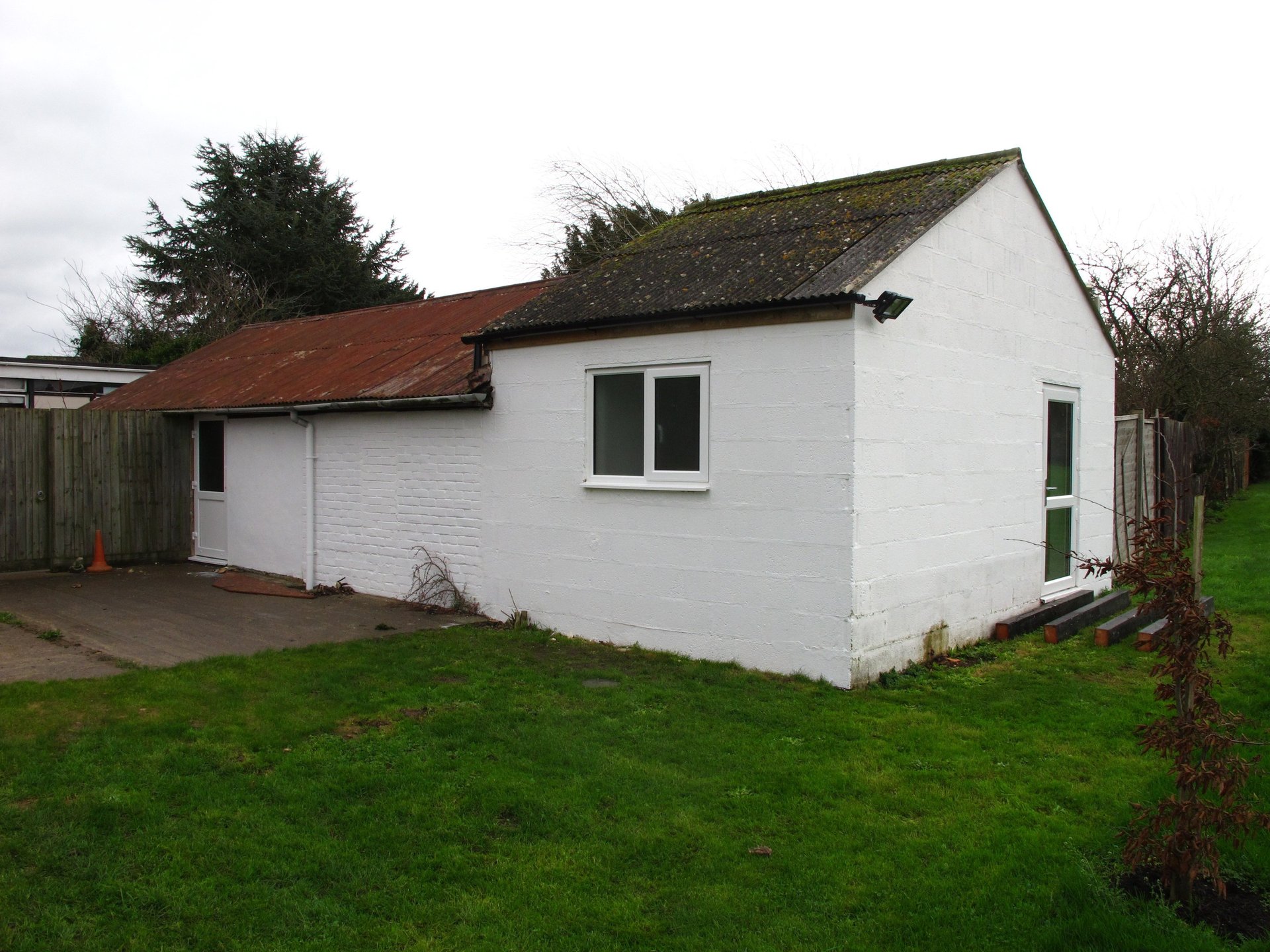black and white bed linen