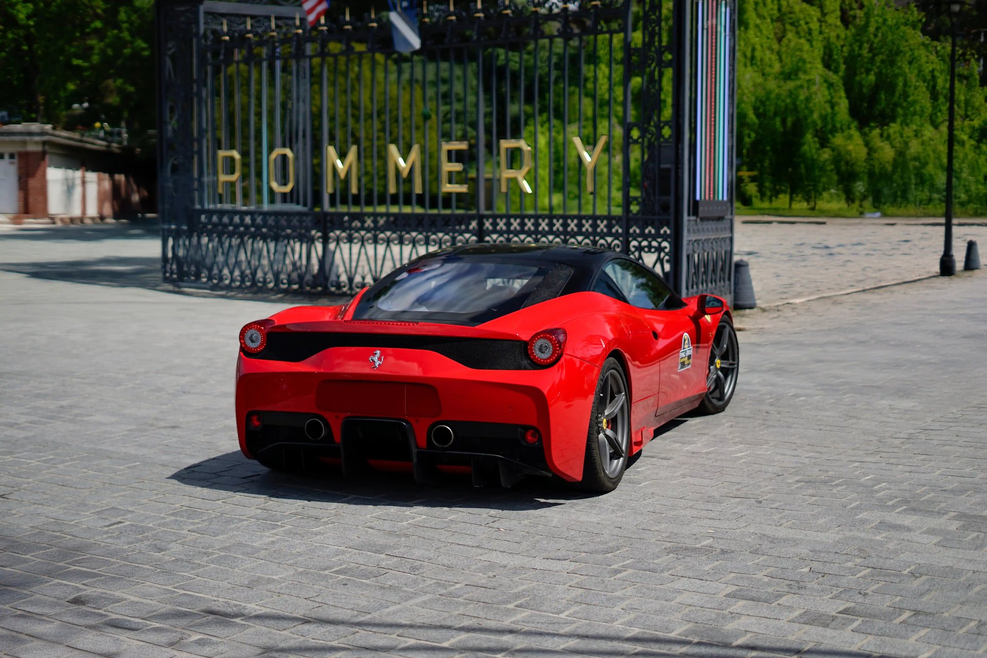 black and white bed linen