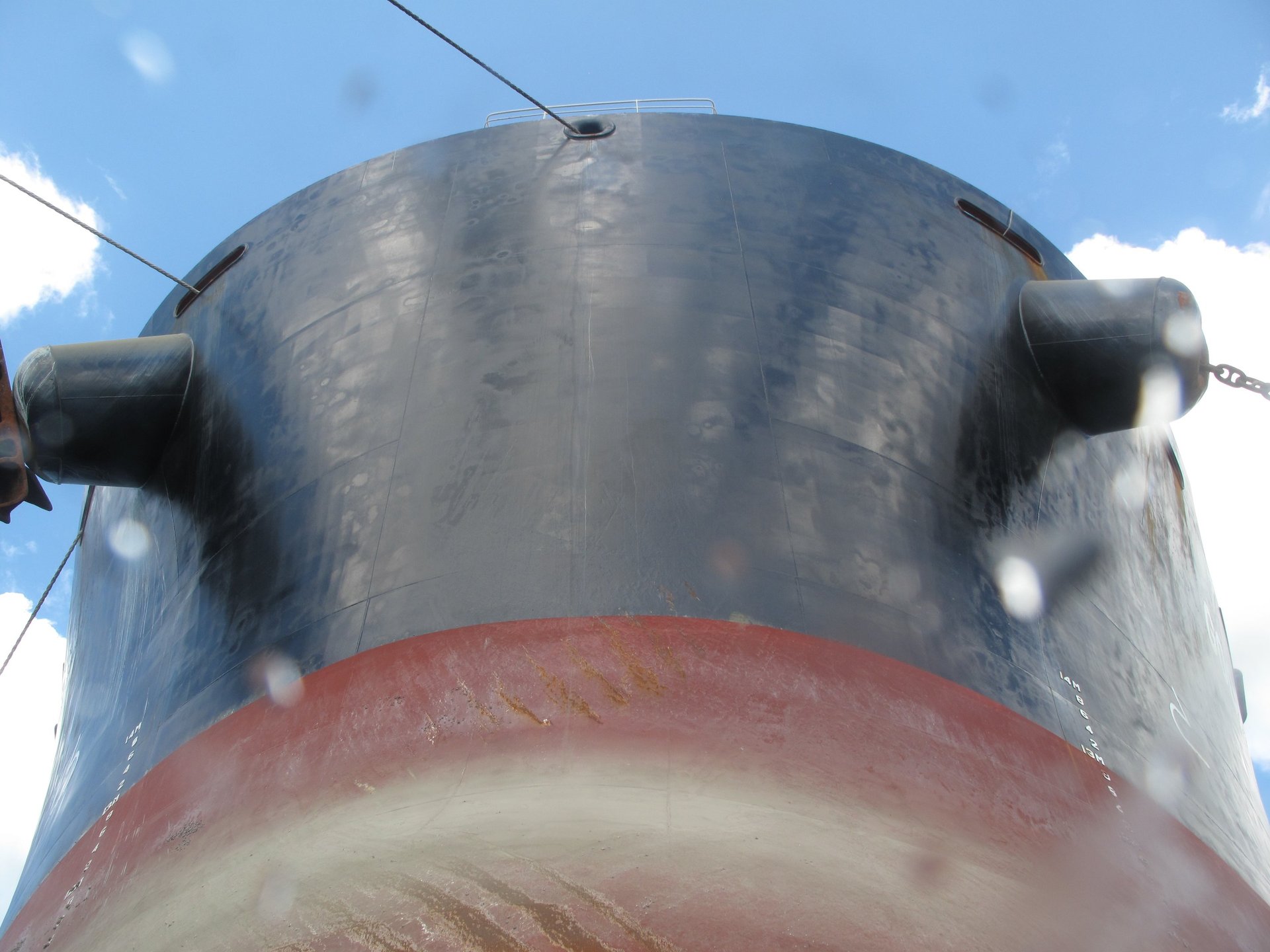 black and white bed linen