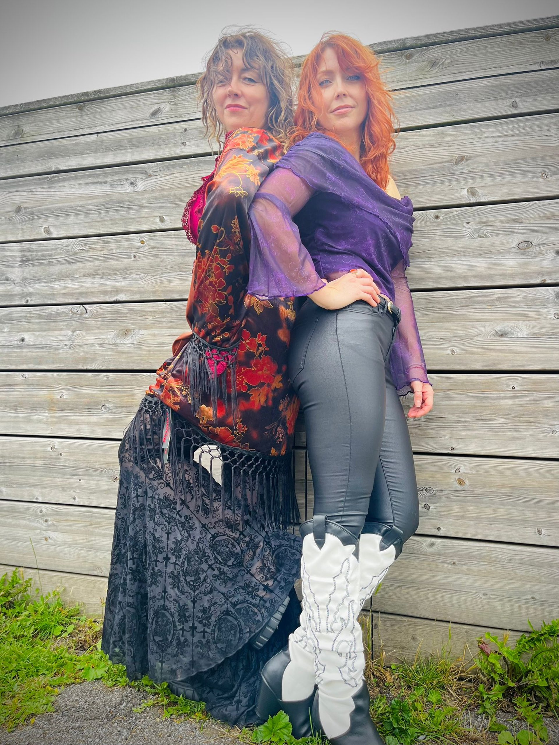 black and white bed linen