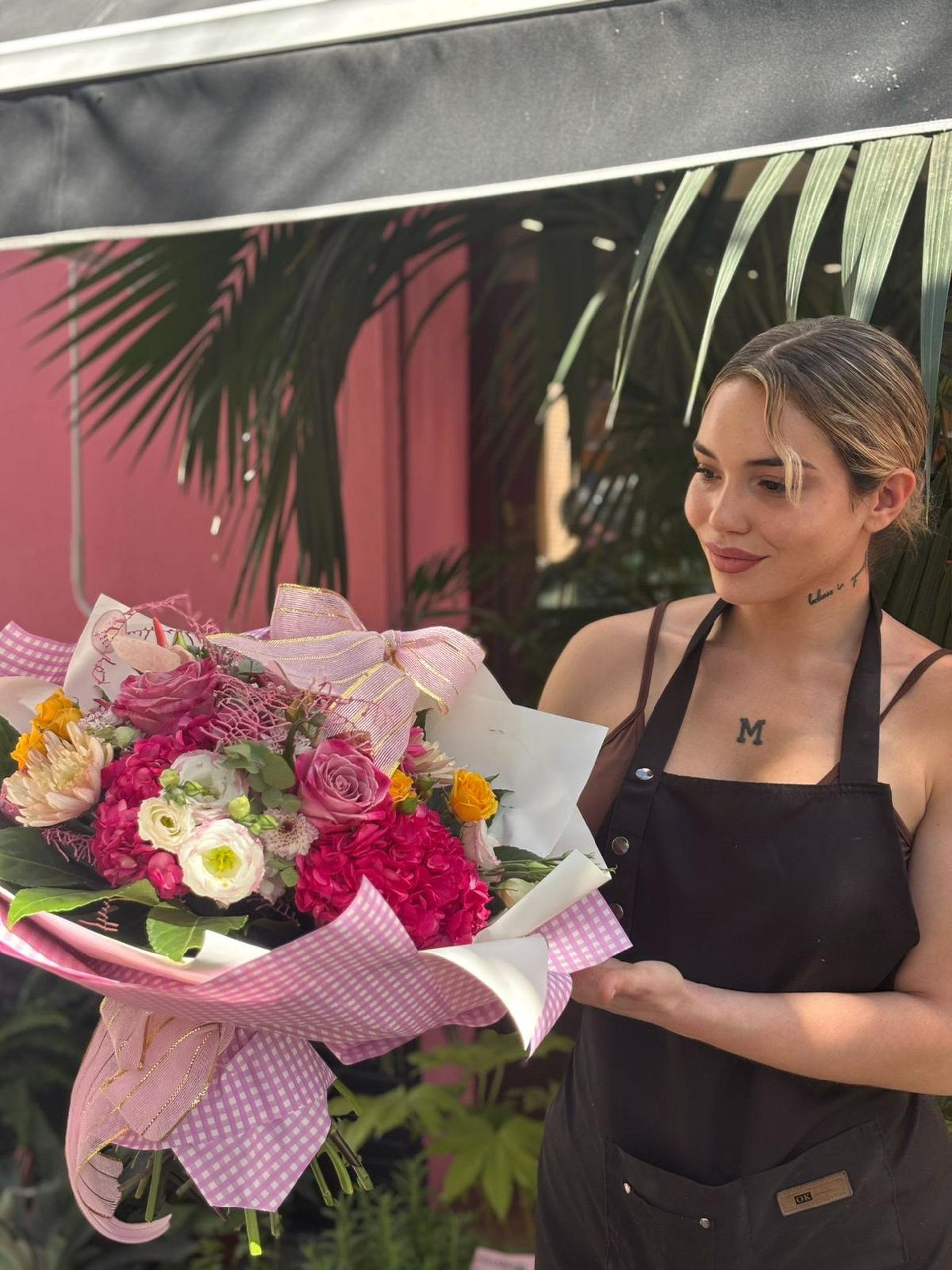 black and white bed linen