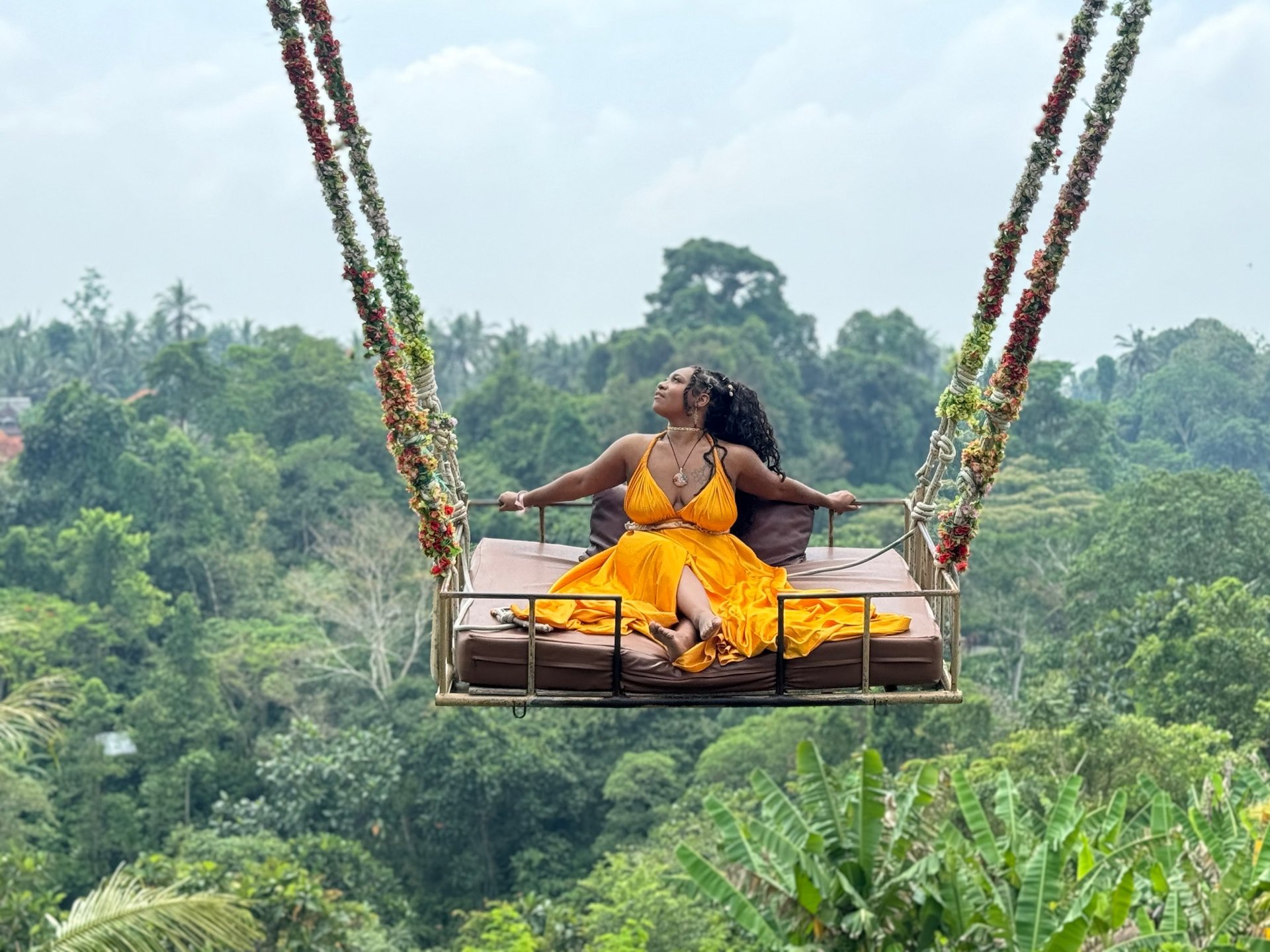 black and white bed linen
