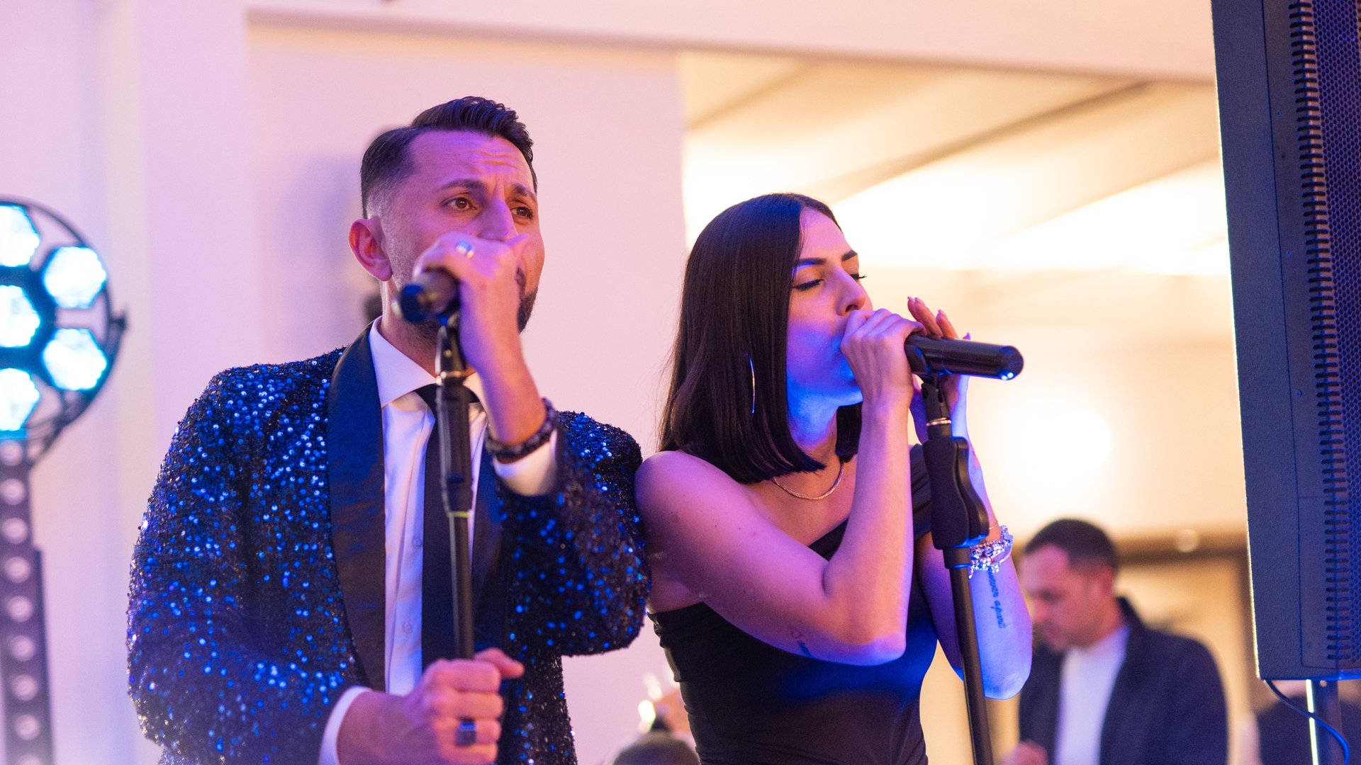 black and white bed linen