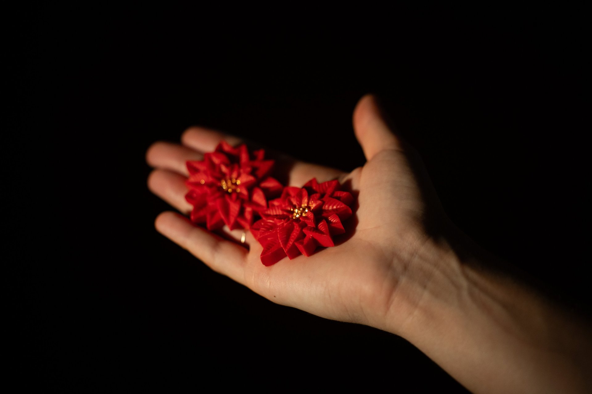 black and white bed linen