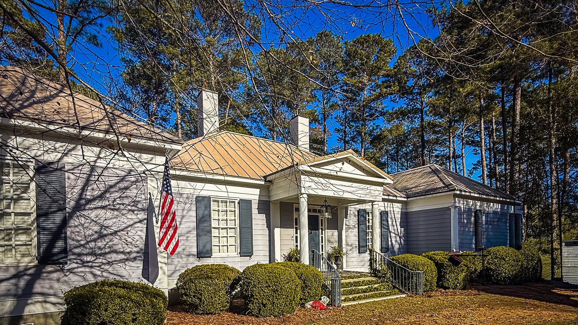 Finish-Line-Turf-and-Pest-LLC-White-Blue-House-SoftWashing-service-Provided-Looks-Great 