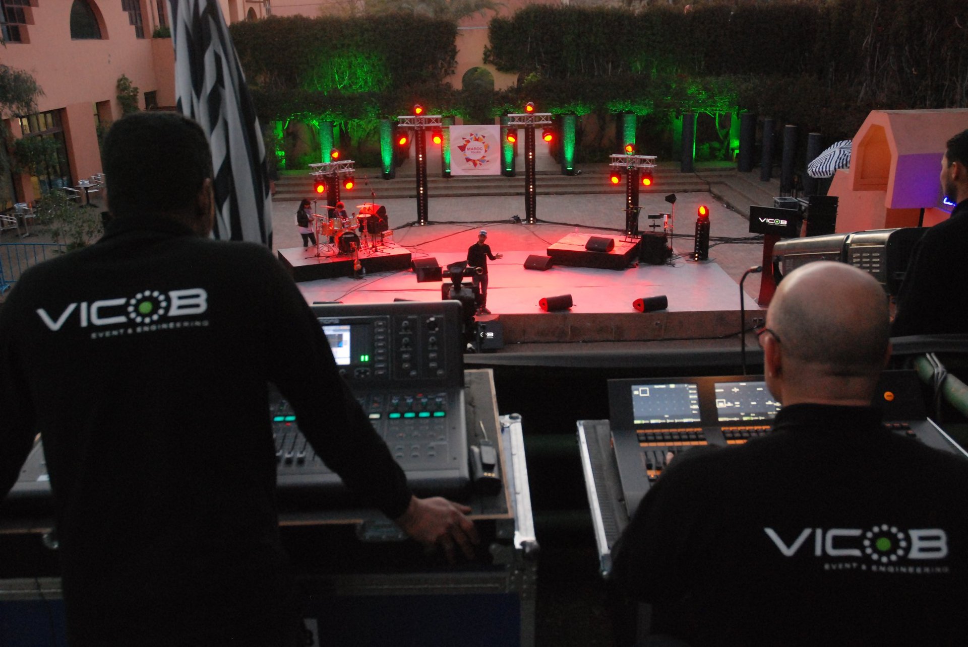 black and brown leather padded tub sofa