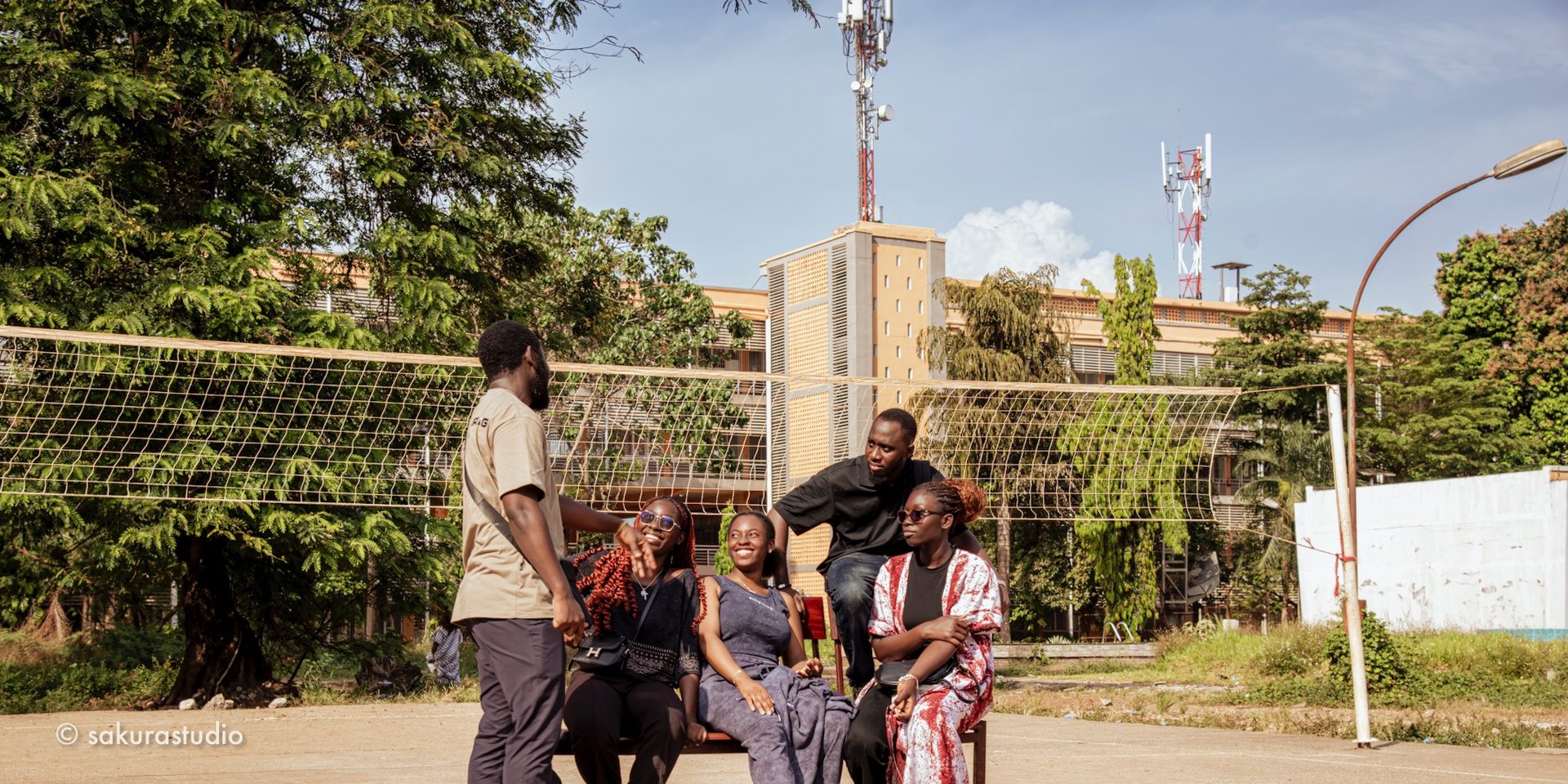 gray computer monitor