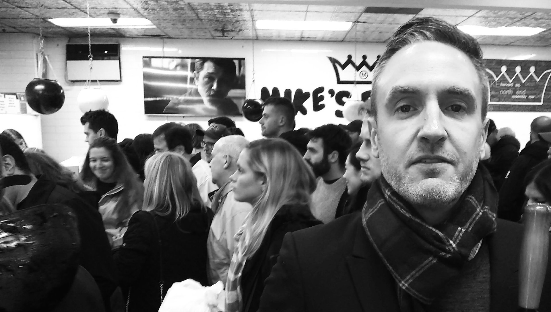 black and white bed linen