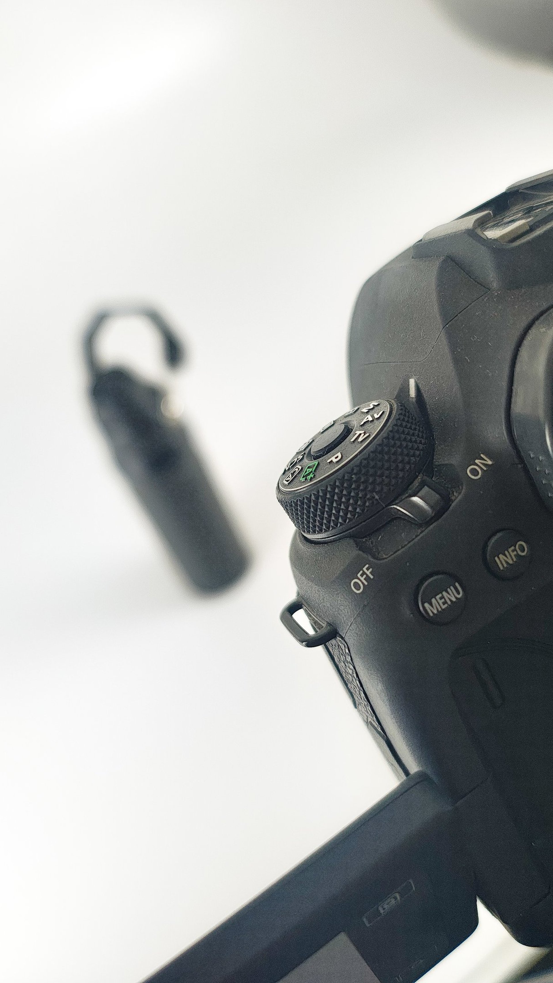 garrafa térmica preta minimalista fotografia profissional