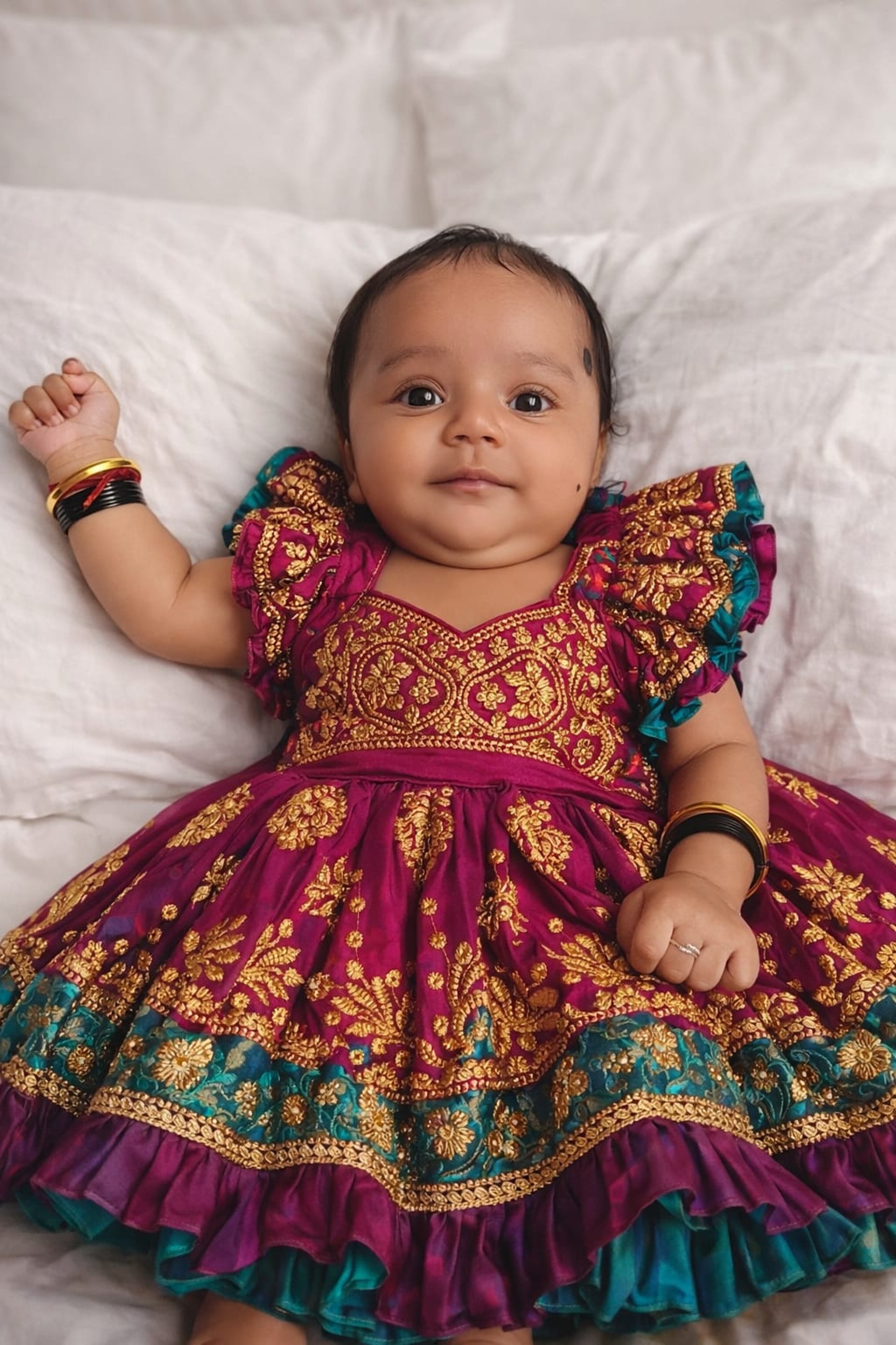 gray computer monitor